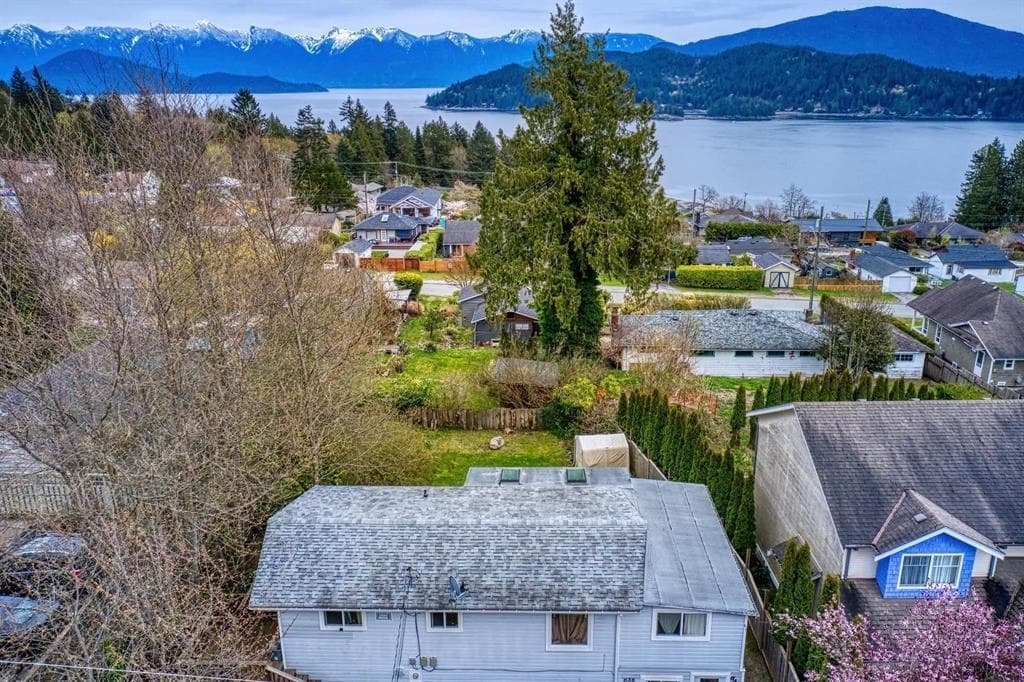 640 Wyngaert Road, Gibsons