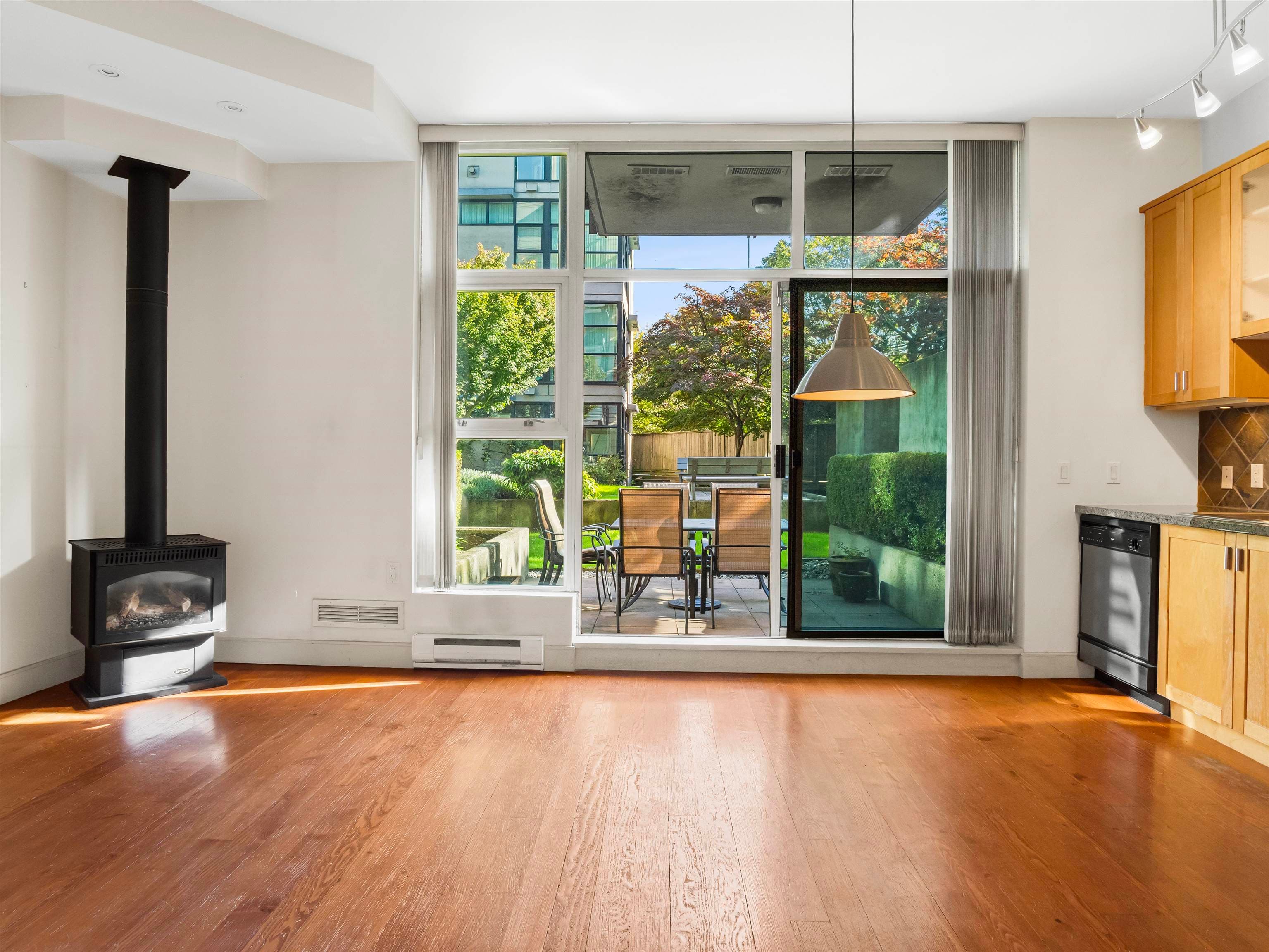 110 - 8988 Hudson Street, Vancouver, V6P 6Z1 — photo 2