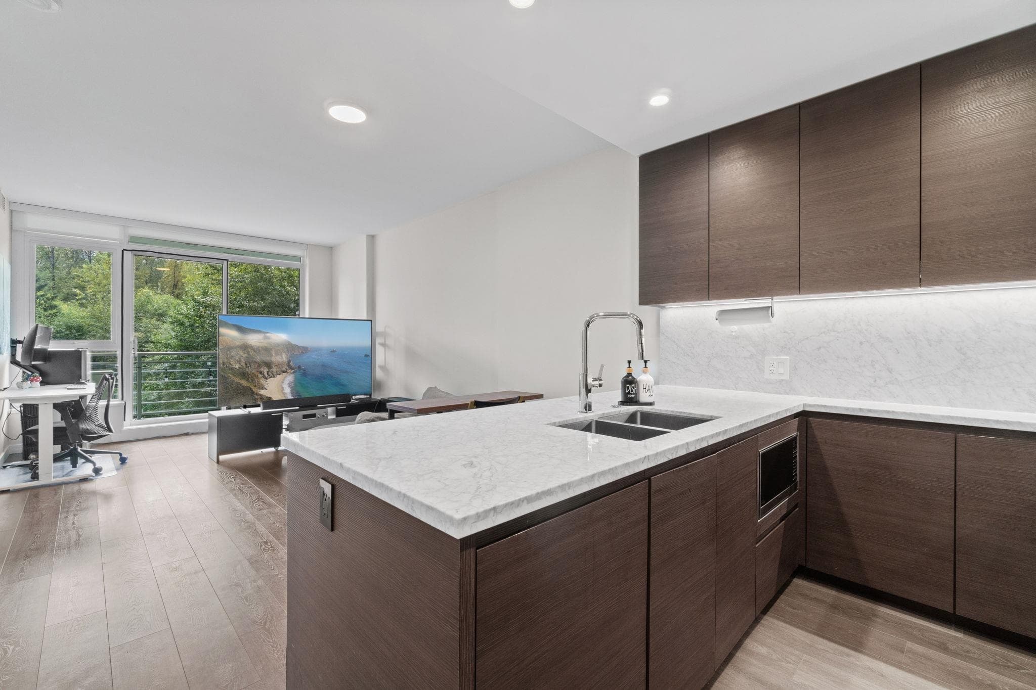 405 - 305 Morrissey Road, Port Moody, V3H 0M3 — photo 5