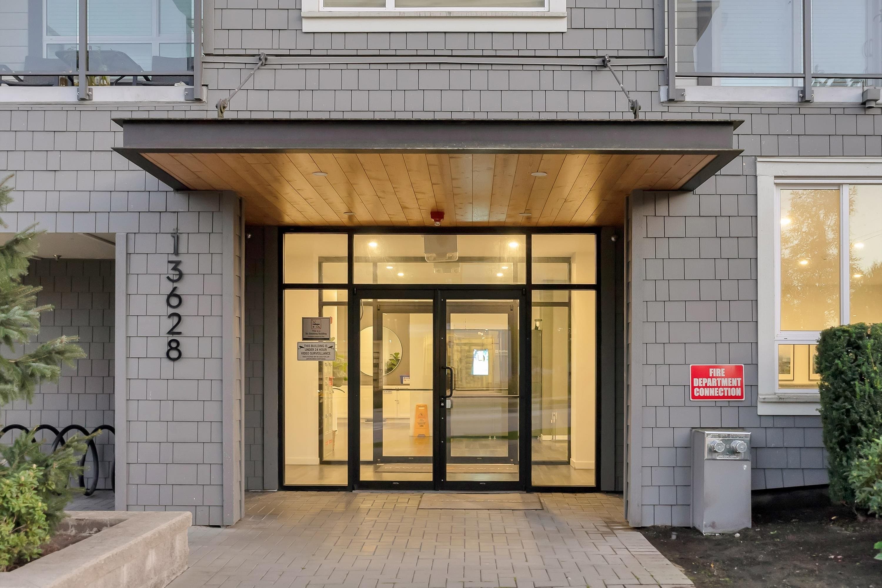 317 - 13628 81a Avenue, Surrey, V3W 3E2 — photo 3