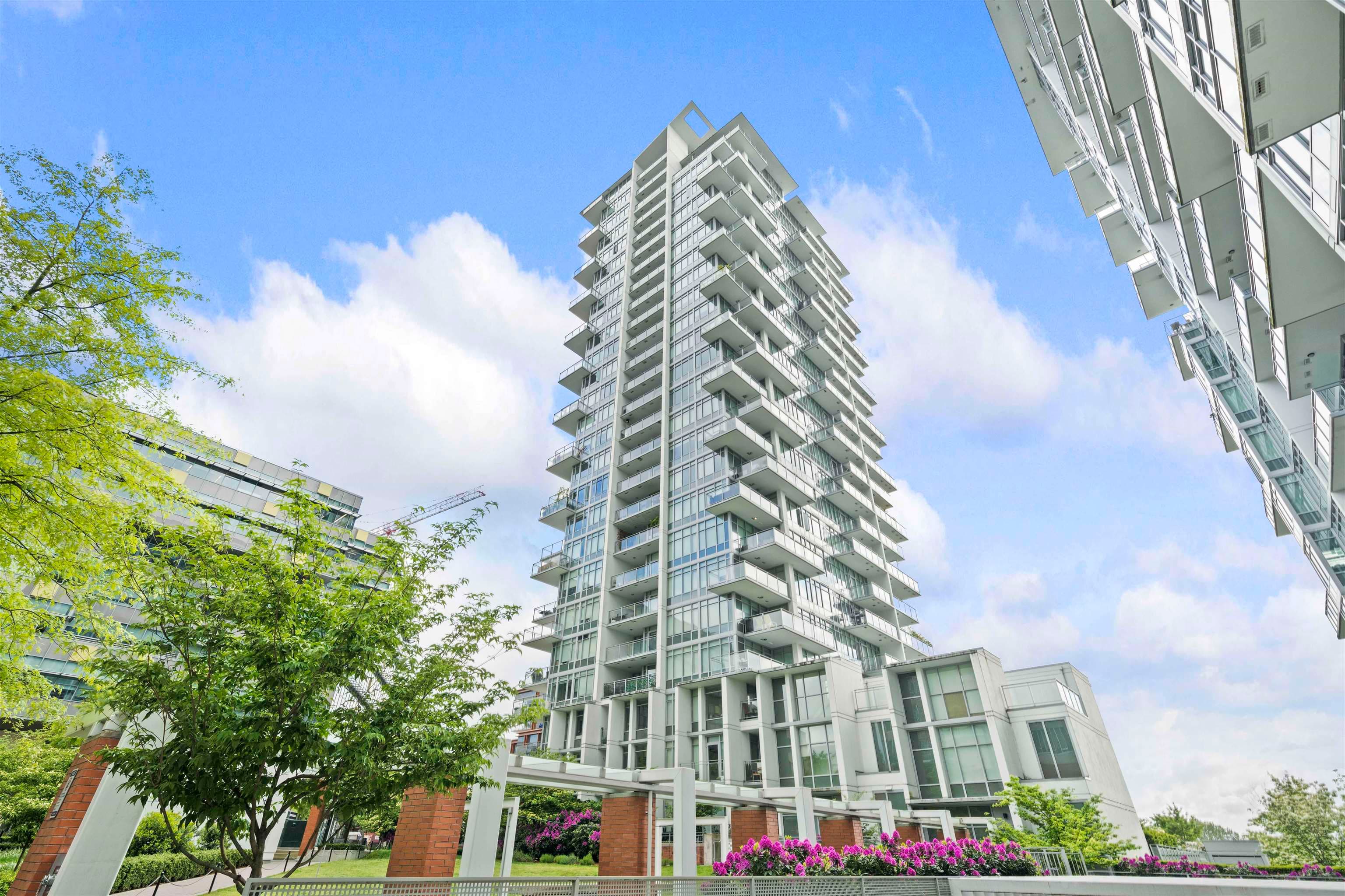 713 - 258 Nelson's Court, New Westminster, V3L 0J9 — photo 2