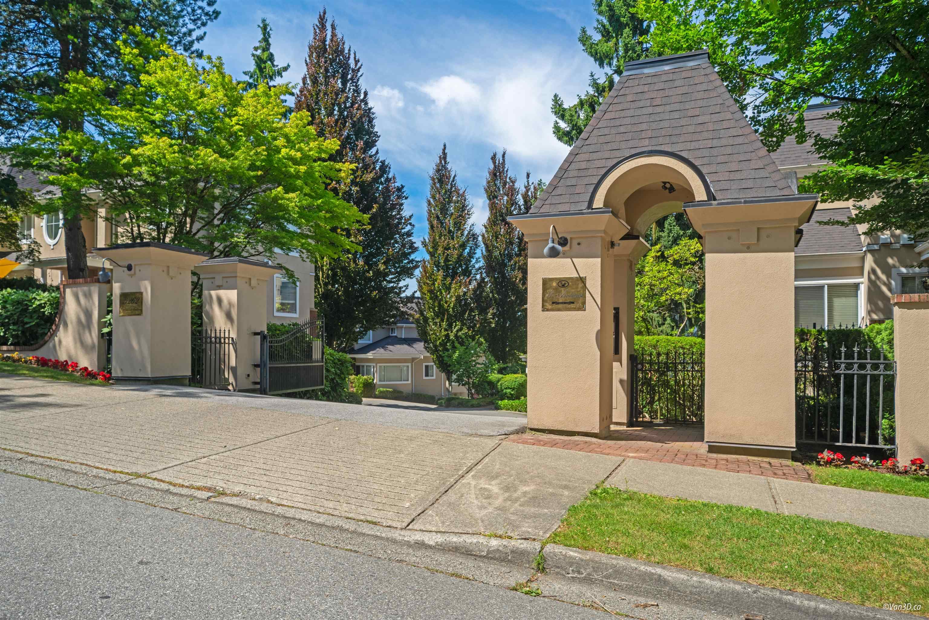 612 - 5262 Oakmount Crescent, Burnaby, V5H 4R7 — photo 4
