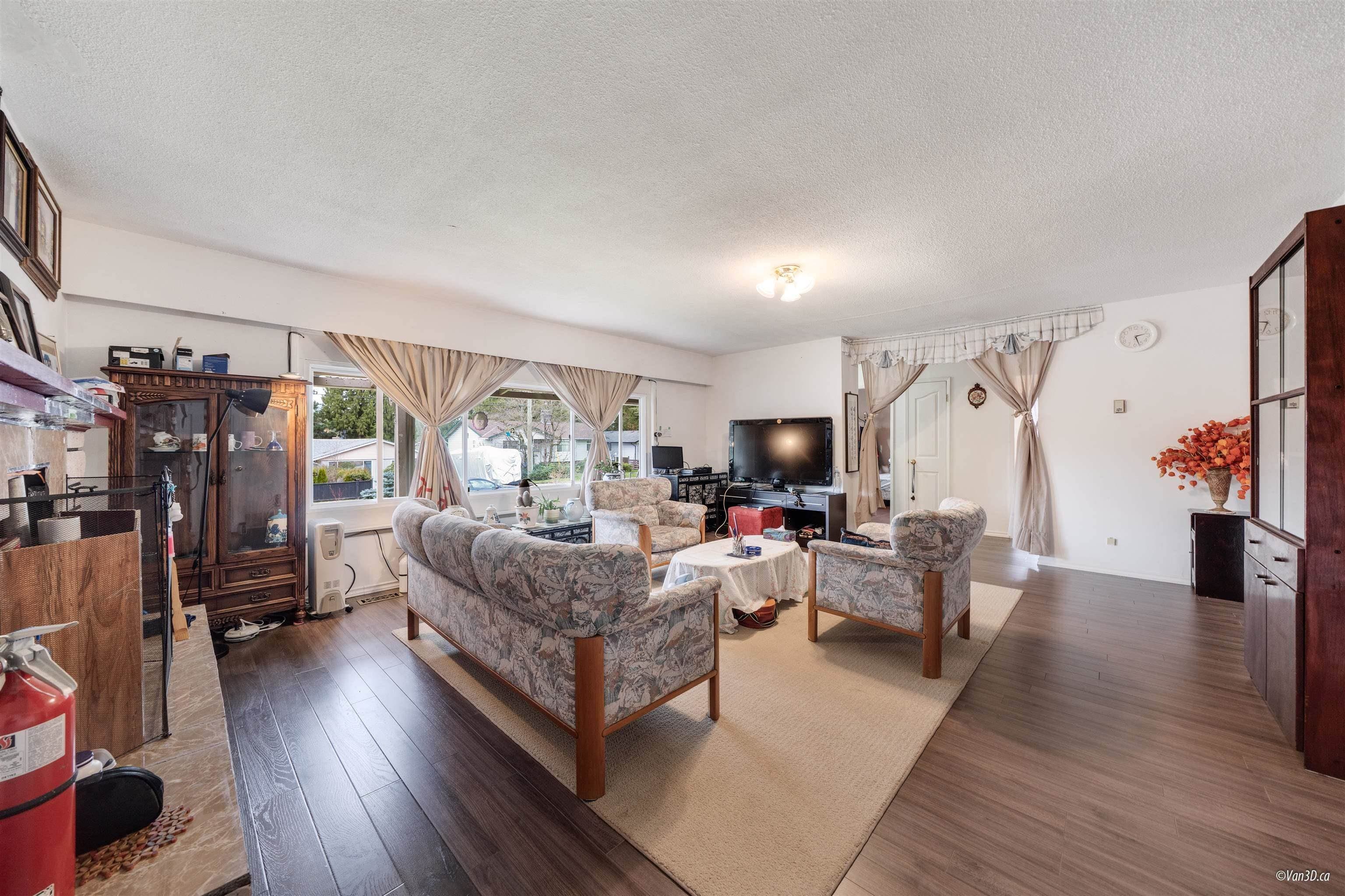 10186 144a Street, Surrey, V3R 3P8 — photo 2