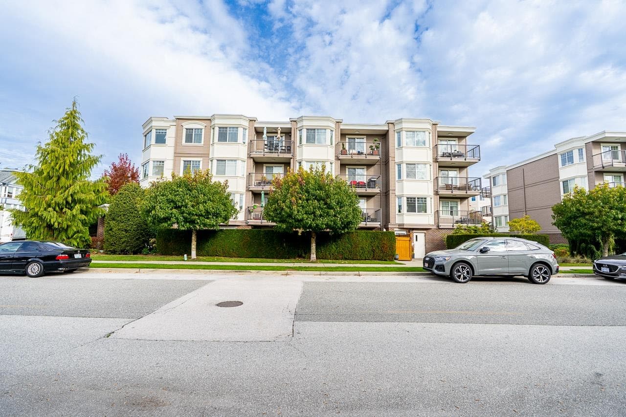 PH4 - 15357 Roper Avenue, White Rock, V4B 2G2 — photo 2