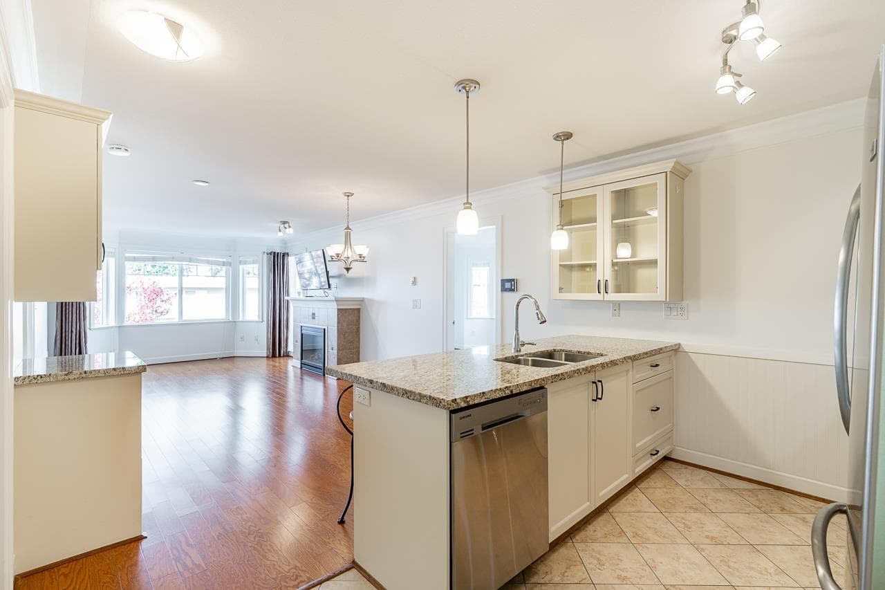 PH4 - 15357 Roper Avenue, White Rock, V4B 2G2 — photo 5