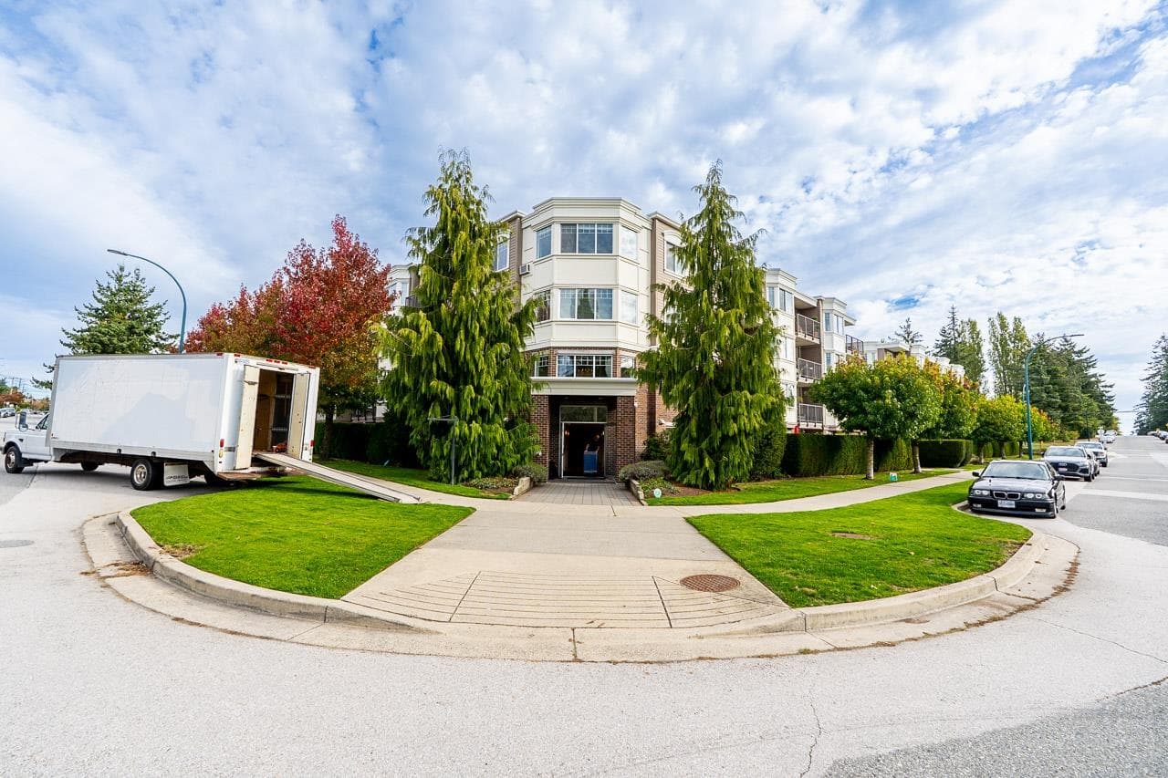 PH4 - 15357 Roper Avenue, White Rock, V4B 2G2 — photo 4