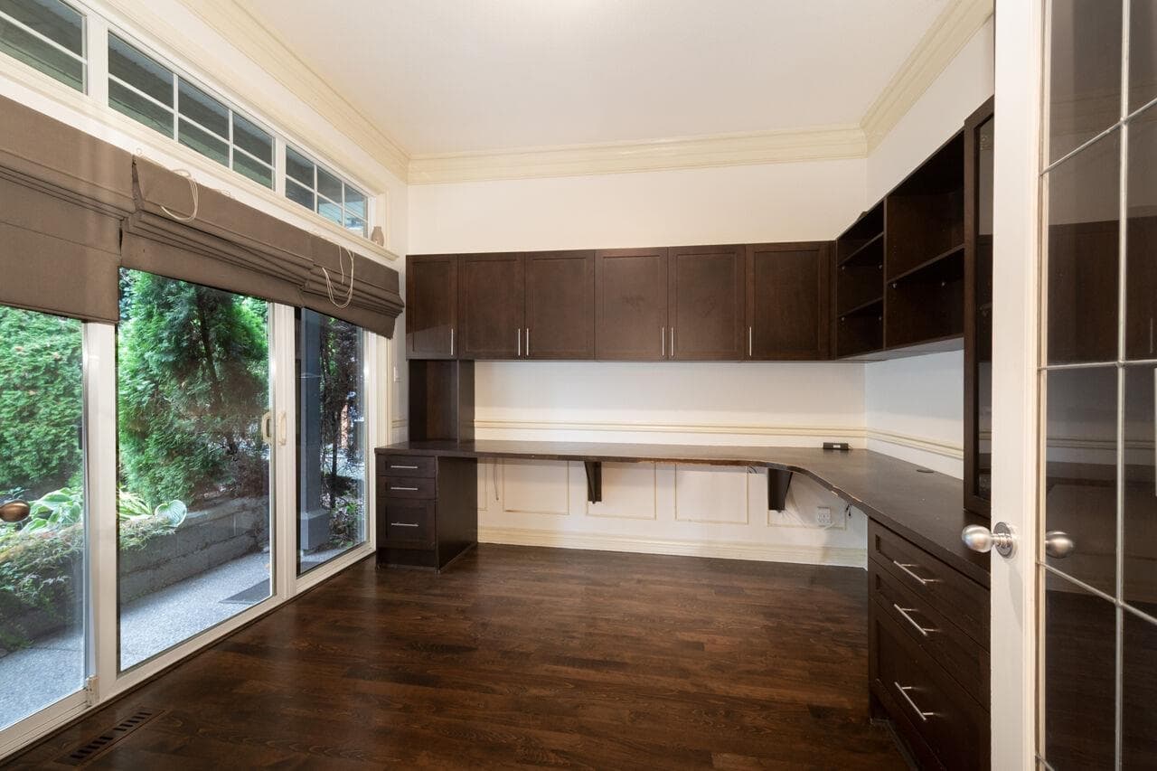 338 N Dollarton Highway, North Vancouver, V7G 1N1 — photo 5