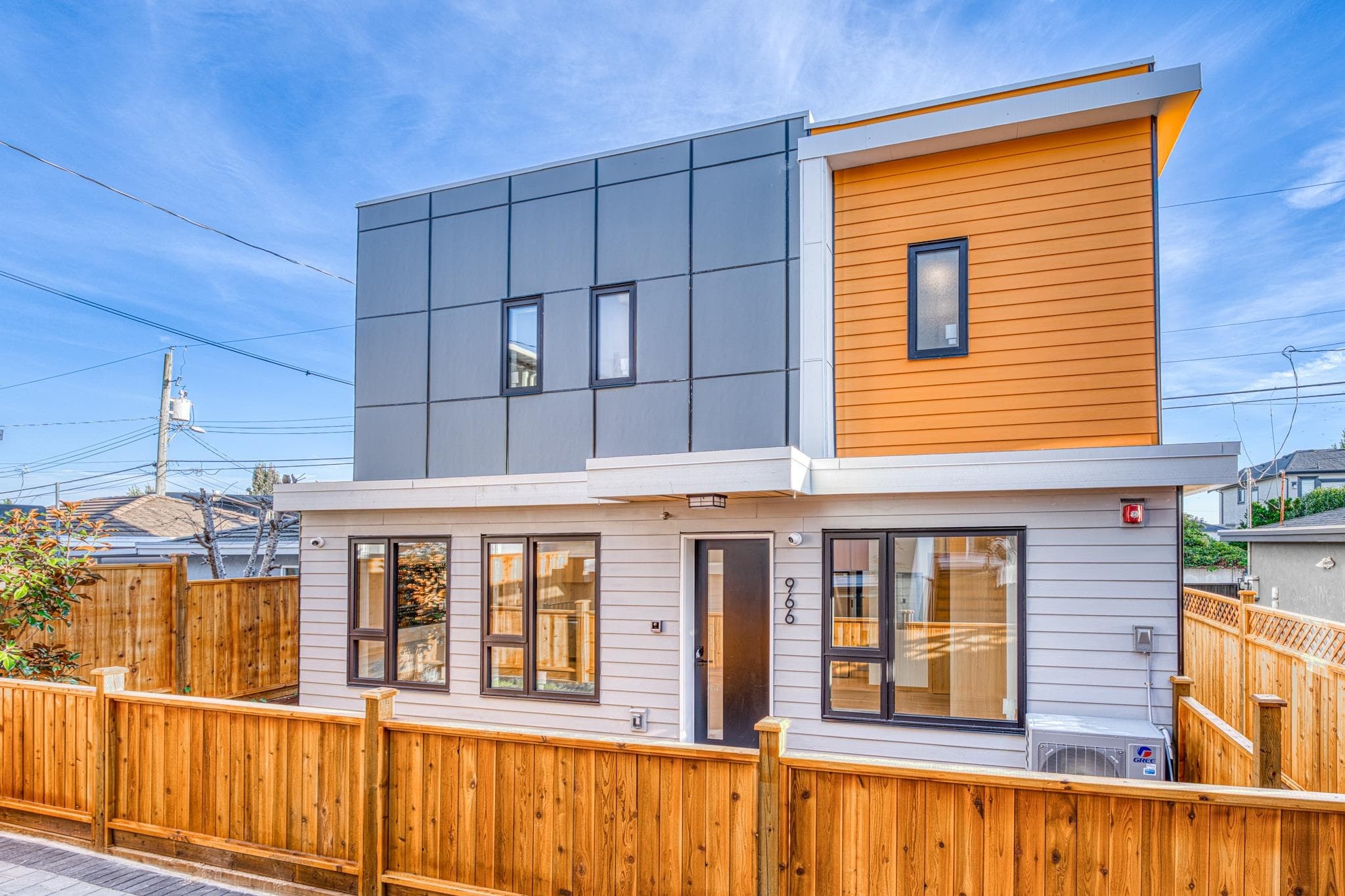 966 E 55th Avenue, Vancouver, V5X 1N9 — photo 2