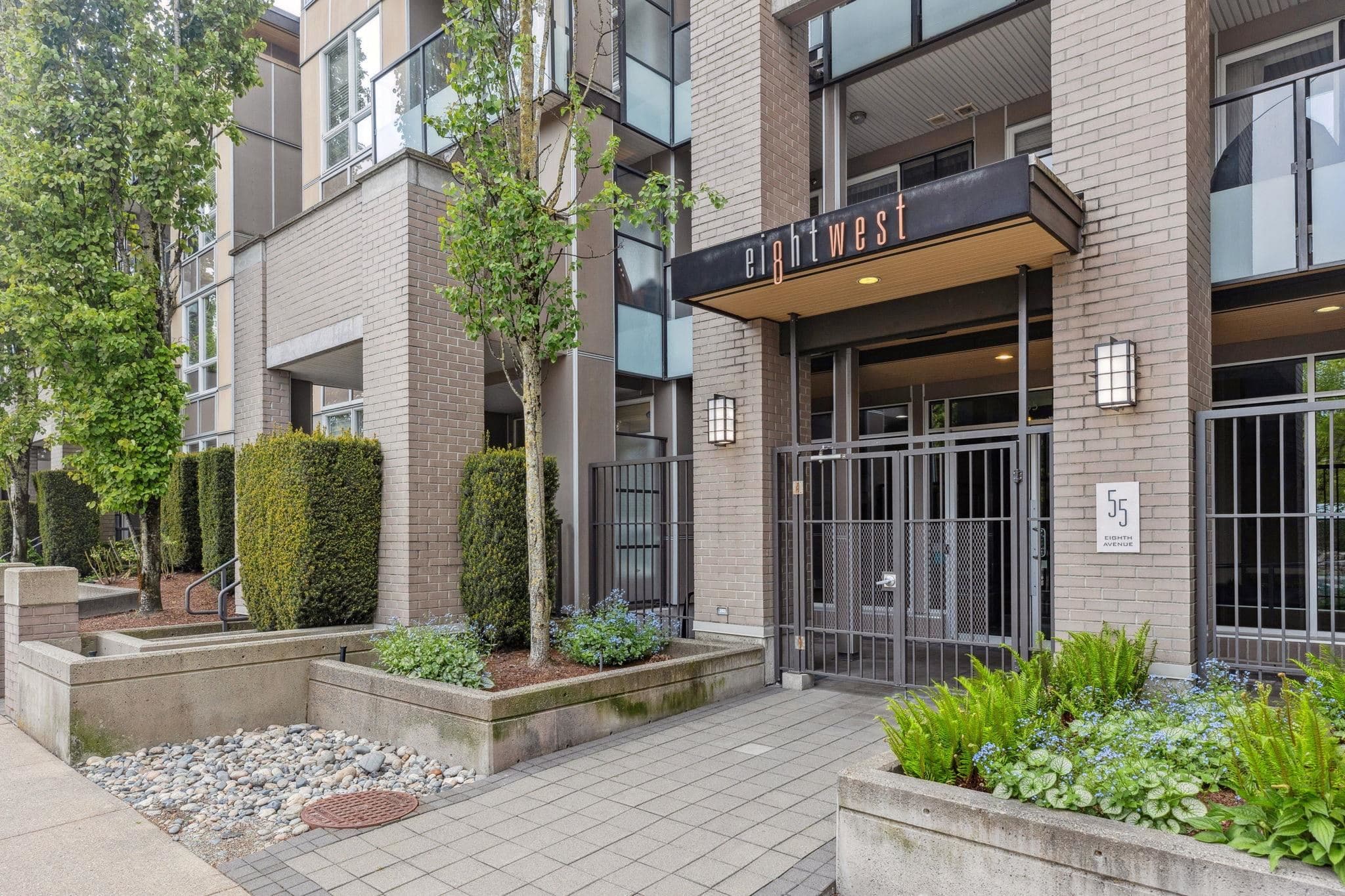 316 - 55 Eighth Avenue, New Westminster, V3L 0E8 — photo 1