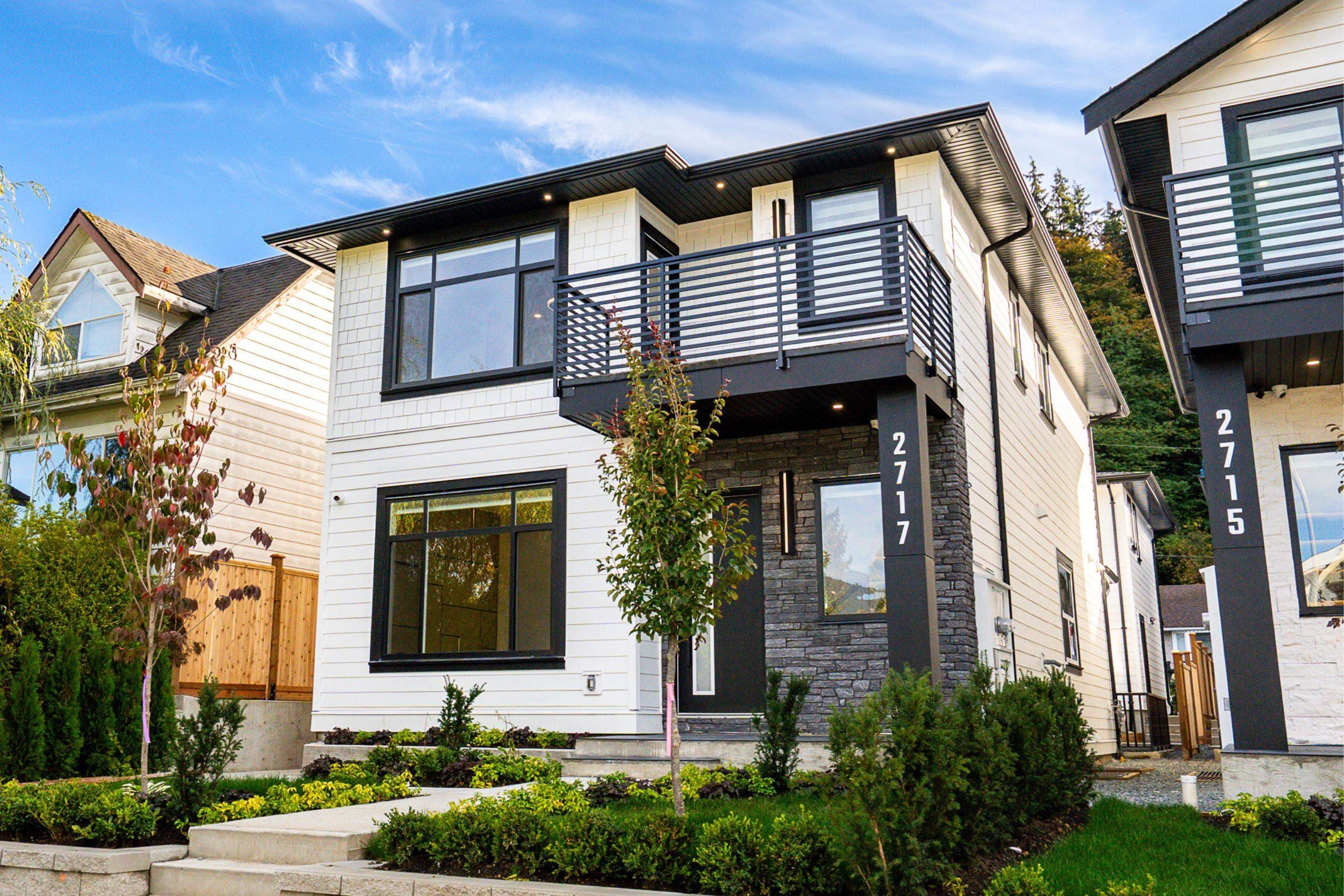 2717 Henry Street, Port Moody, V3H 2J8 — photo 2