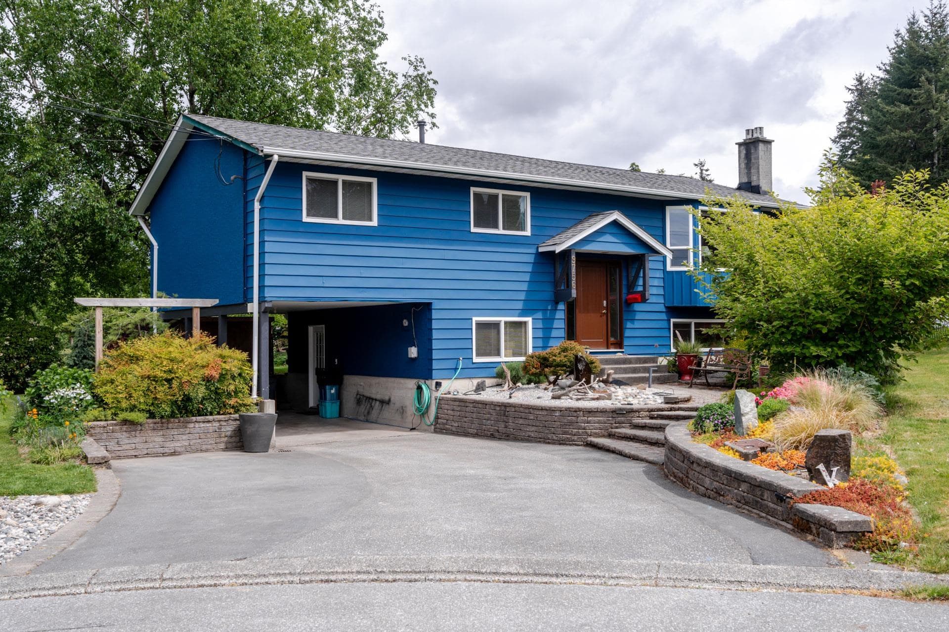 9756 Crown Crescent, Surrey, V3V 6H9 — photo 1
