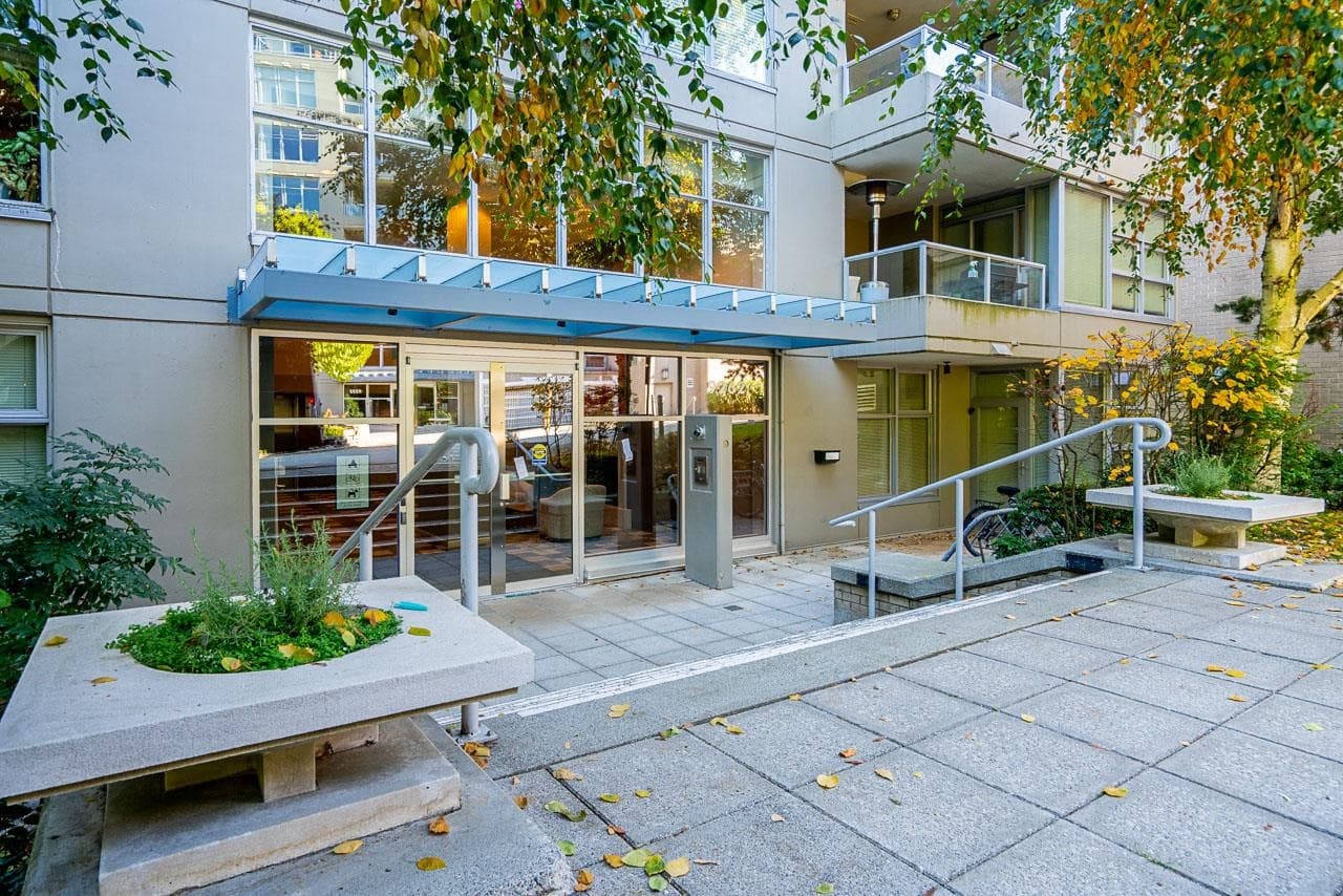 301 - 9262 University Crescent, Burnaby, V5A 0A4 — photo 4