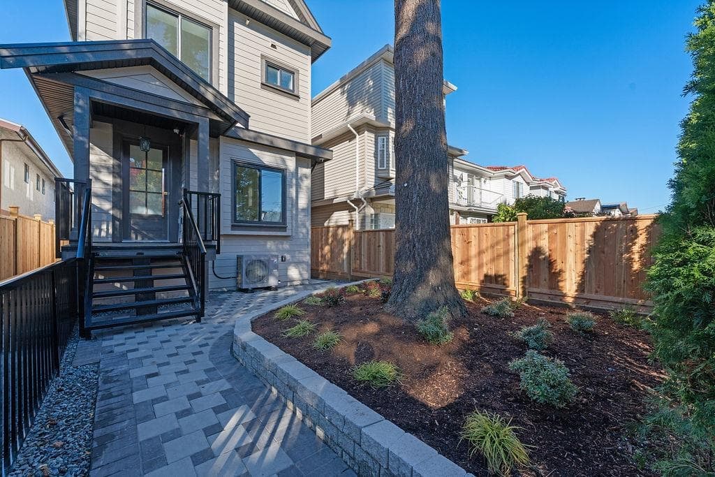 1 - 2447 E 41st Avenue, Vancouver, V5R 2W2 — photo 2