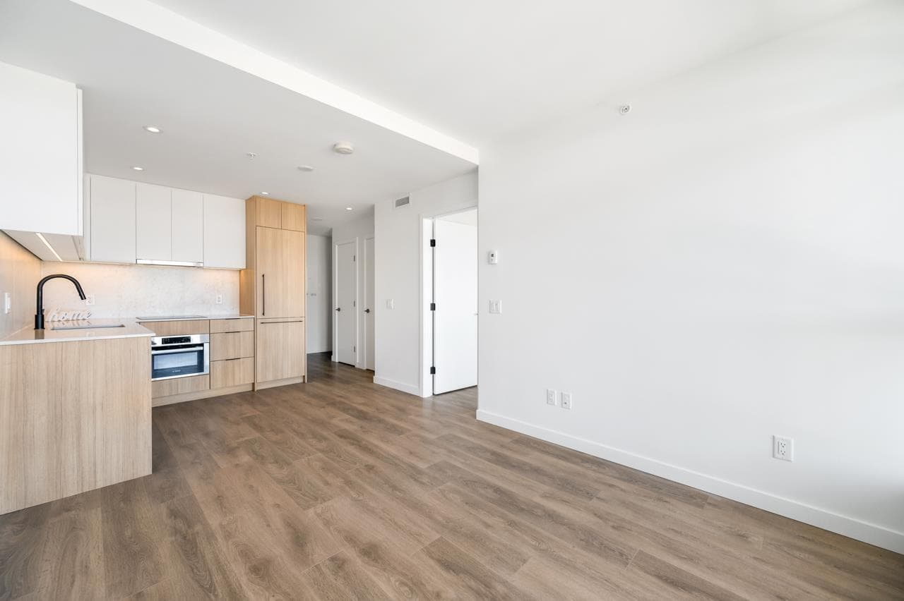 912 - 13685 102 Avenue, Surrey, V3T 1N7 — photo 4