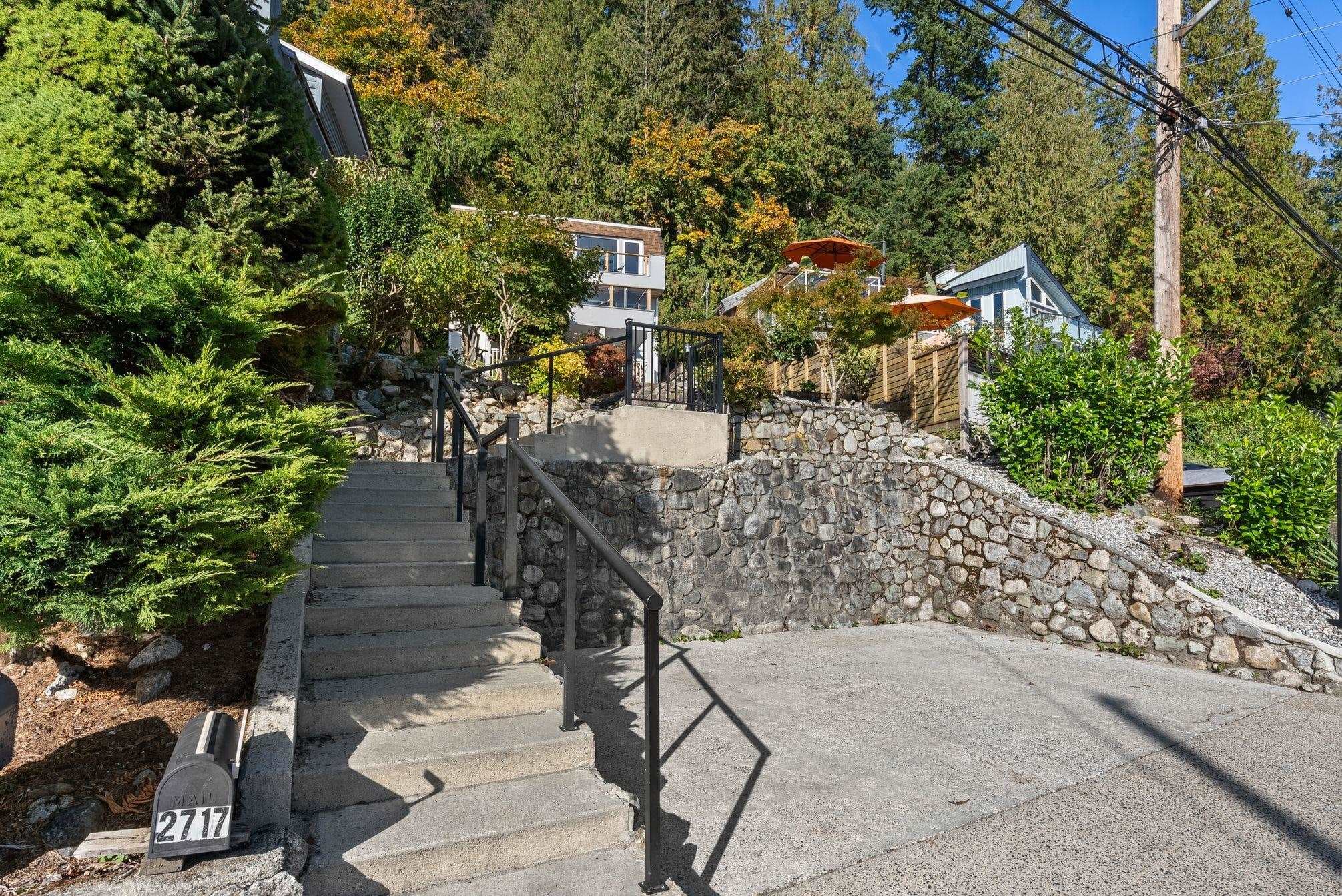 2717 Panorama Drive, North Vancouver, V7G 1V7 — photo 4