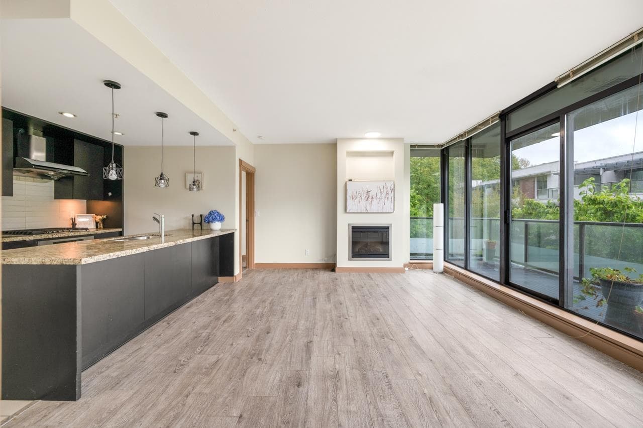 307 - 7088 18th Avenue, Burnaby, V3N 0A2 — photo 2