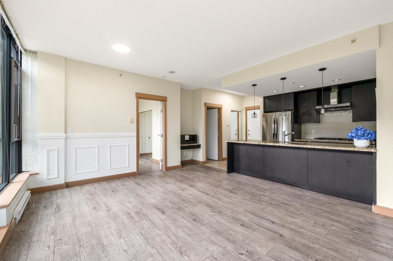 307 - 7088 18th Avenue, Burnaby, V3N 0A2 — photo 5
