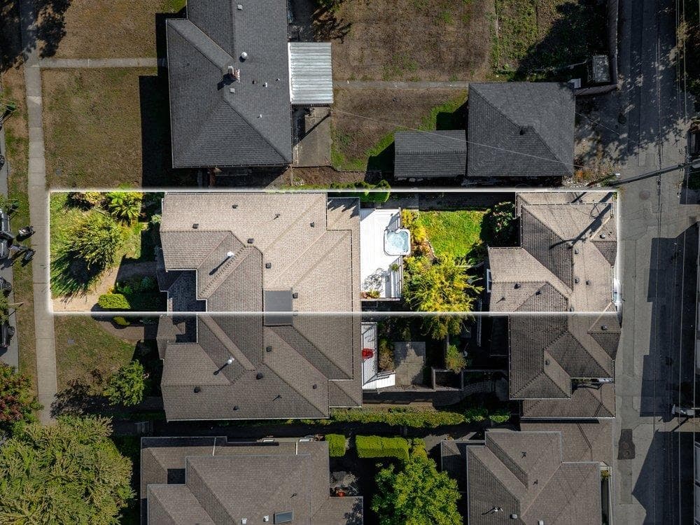331 W 14th Street, North Vancouver, V7M 1P5 — photo 5