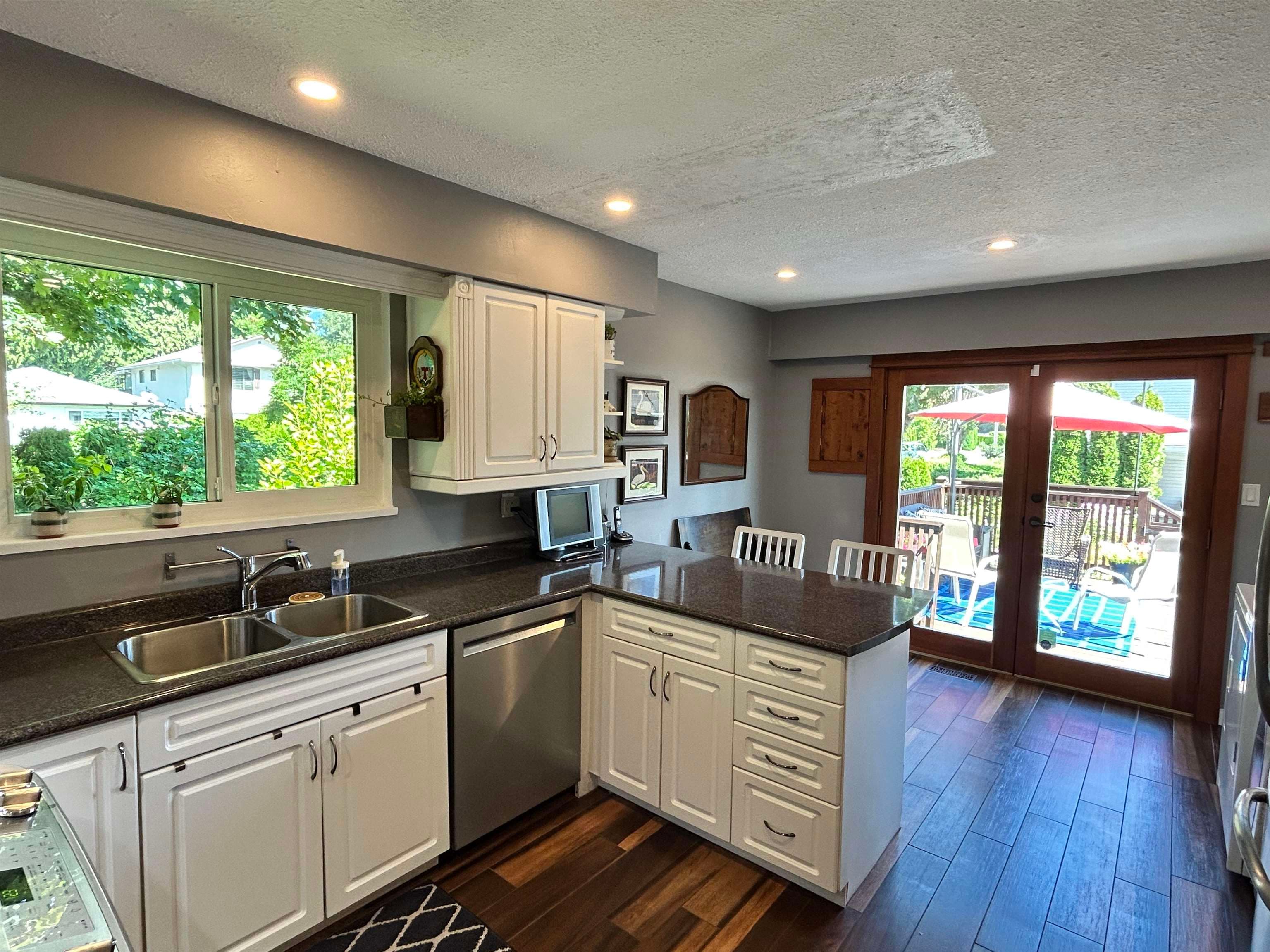 1798 Garden Avenue, North Vancouver, V7P 3A7 — photo 4