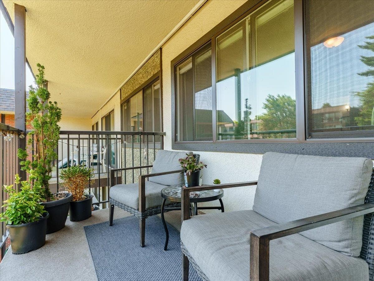 301 - 155 E 5th Street, North Vancouver