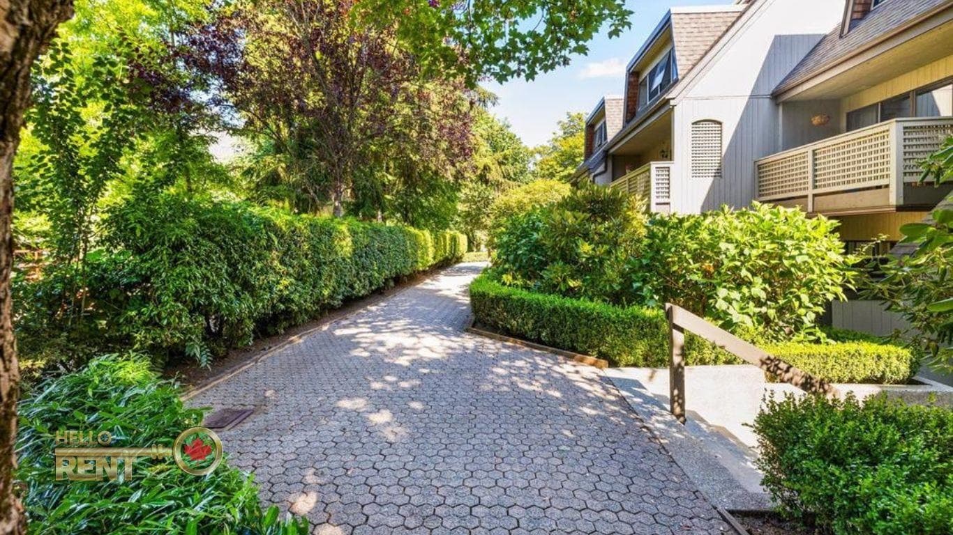 3182 Mountain Highway, North Vancouver, V7K 2H5 — photo 2