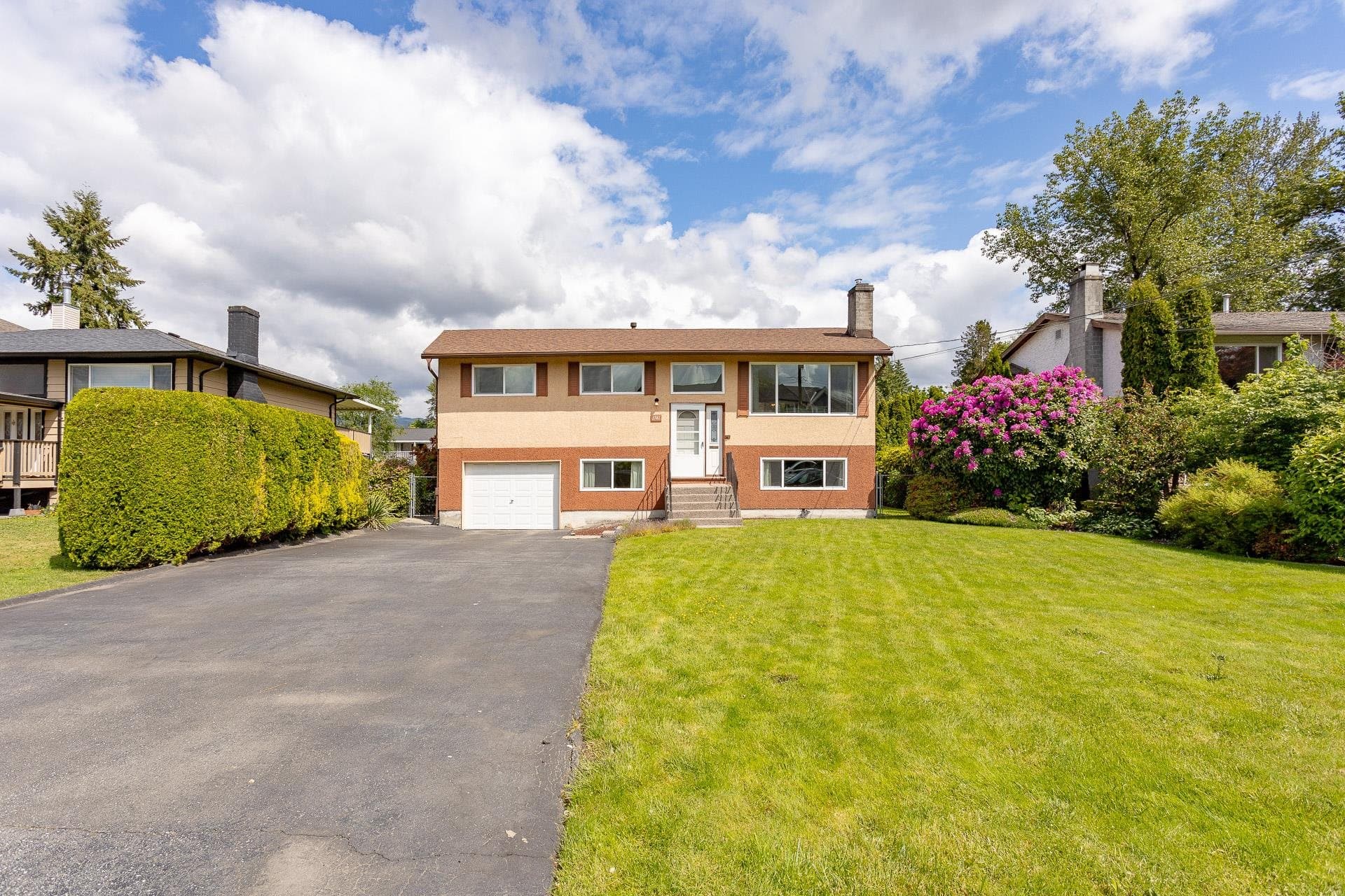 1741 Langan Avenue, Port Coquitlam, V3C 1K8 — photo 2