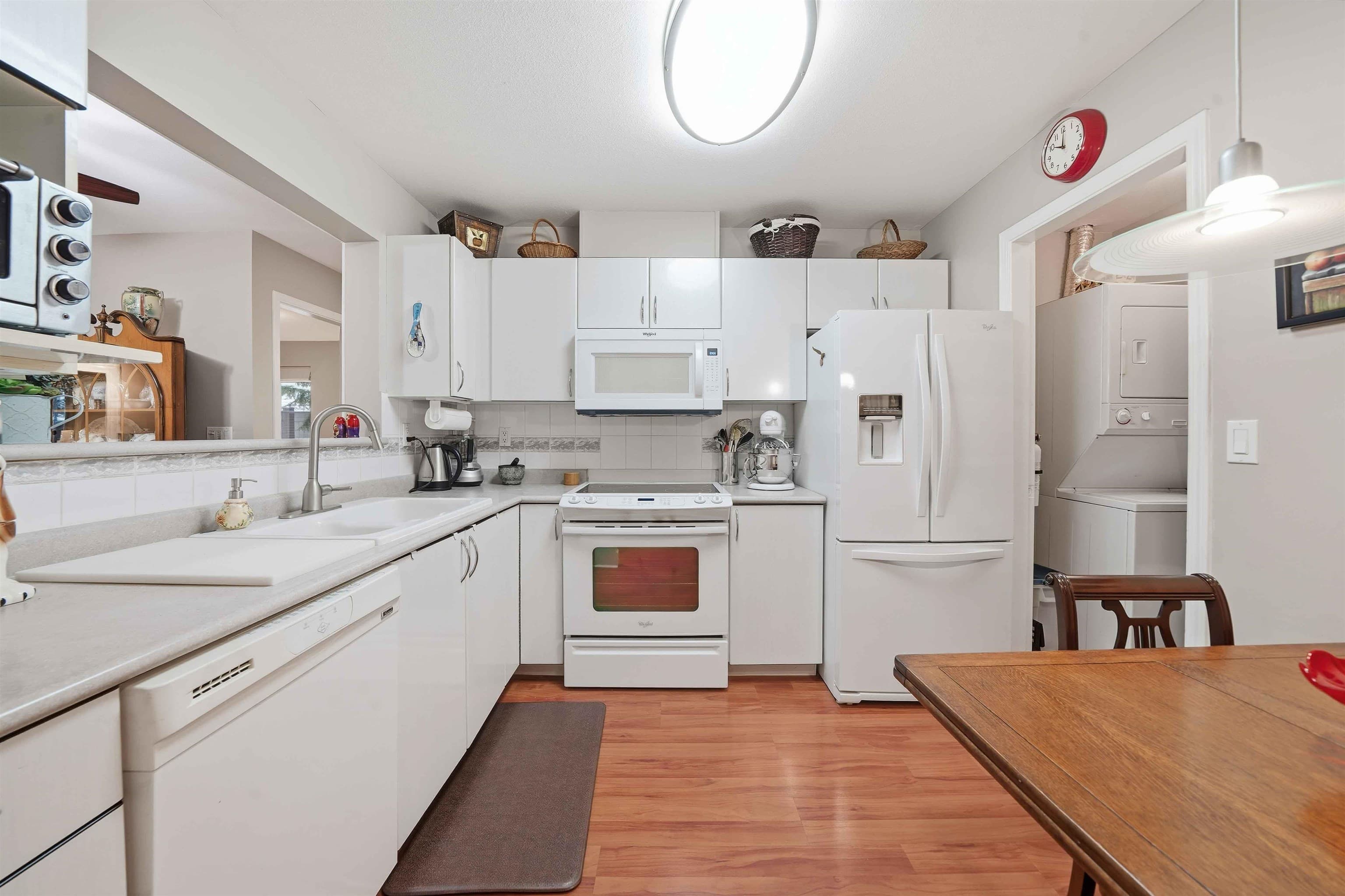 105 - 6385 121 Street, Surrey, V3X 3K6 — photo 4