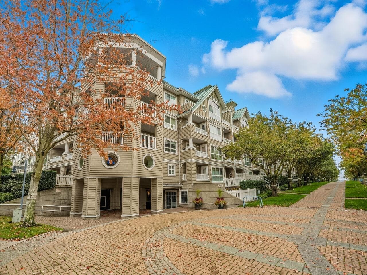 416 - 5900 Dover Crescent, Richmond, V7C 5R9 — photo 2