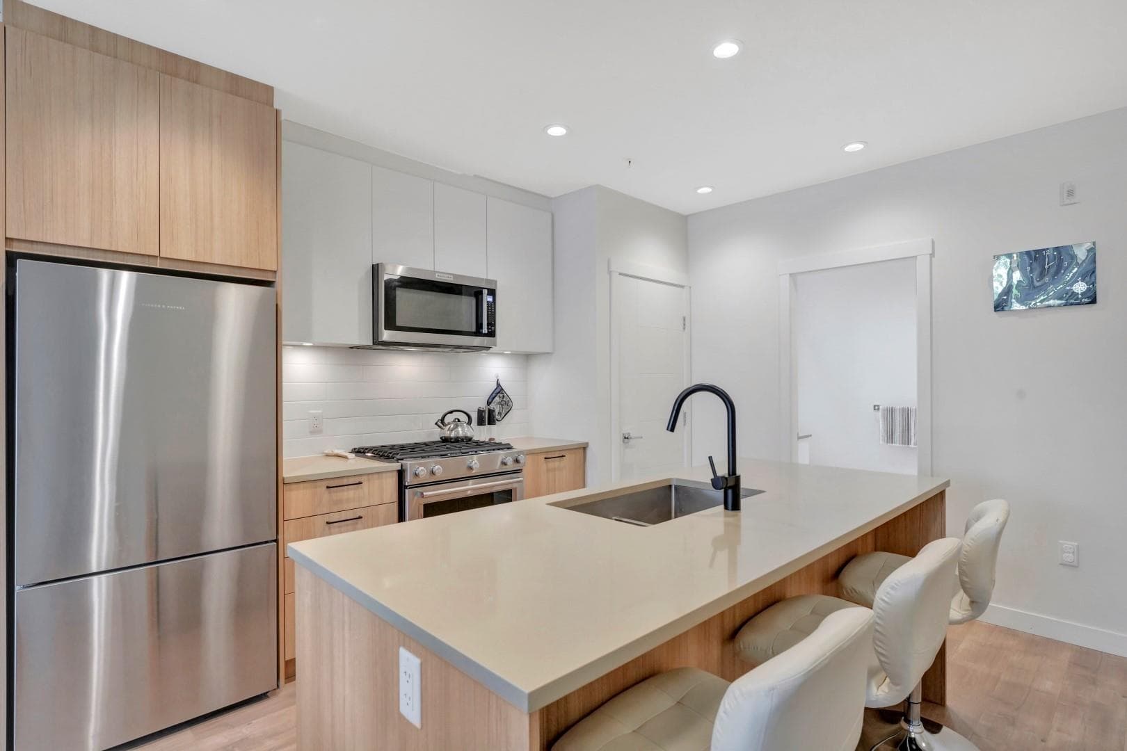 311 - 707 Como Lake Avenue, Coquitlam, V3J 0J5 — photo 3
