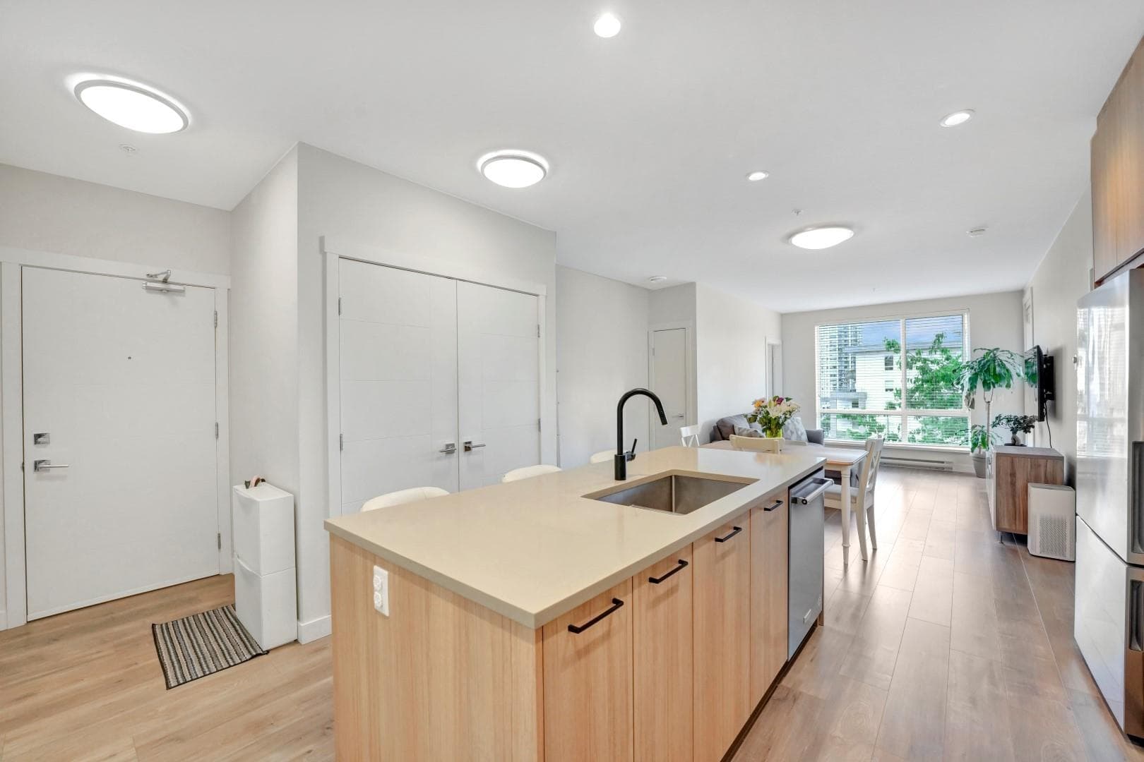 311 - 707 Como Lake Avenue, Coquitlam, V3J 0J5 — photo 5