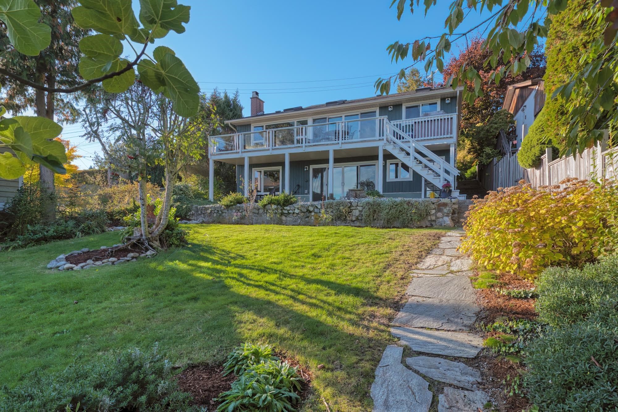 648 Gibsons Way, Gibsons, V0N 1V9 — photo 2