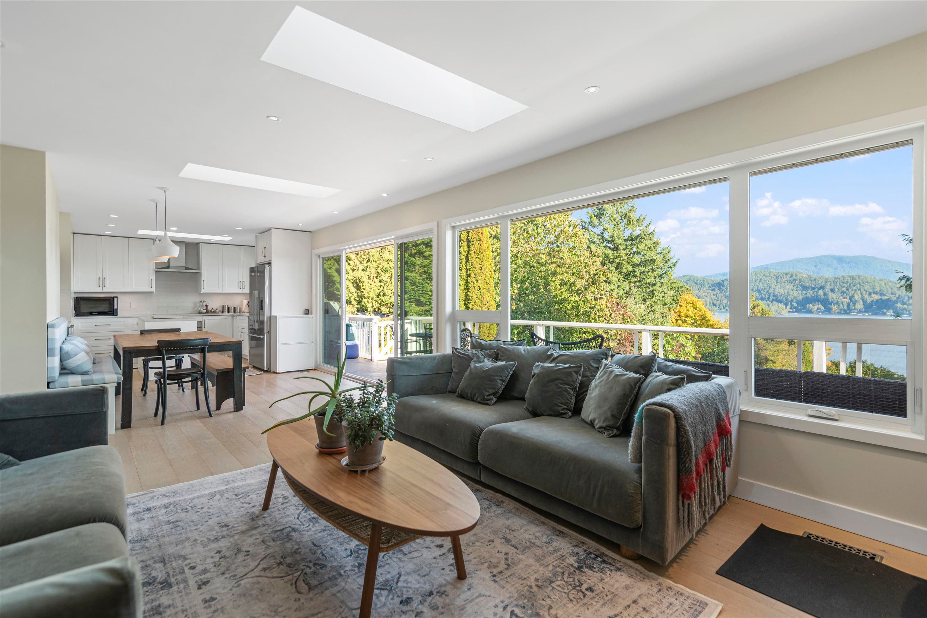 648 Gibsons Way, Gibsons, V0N 1V9 — photo 5