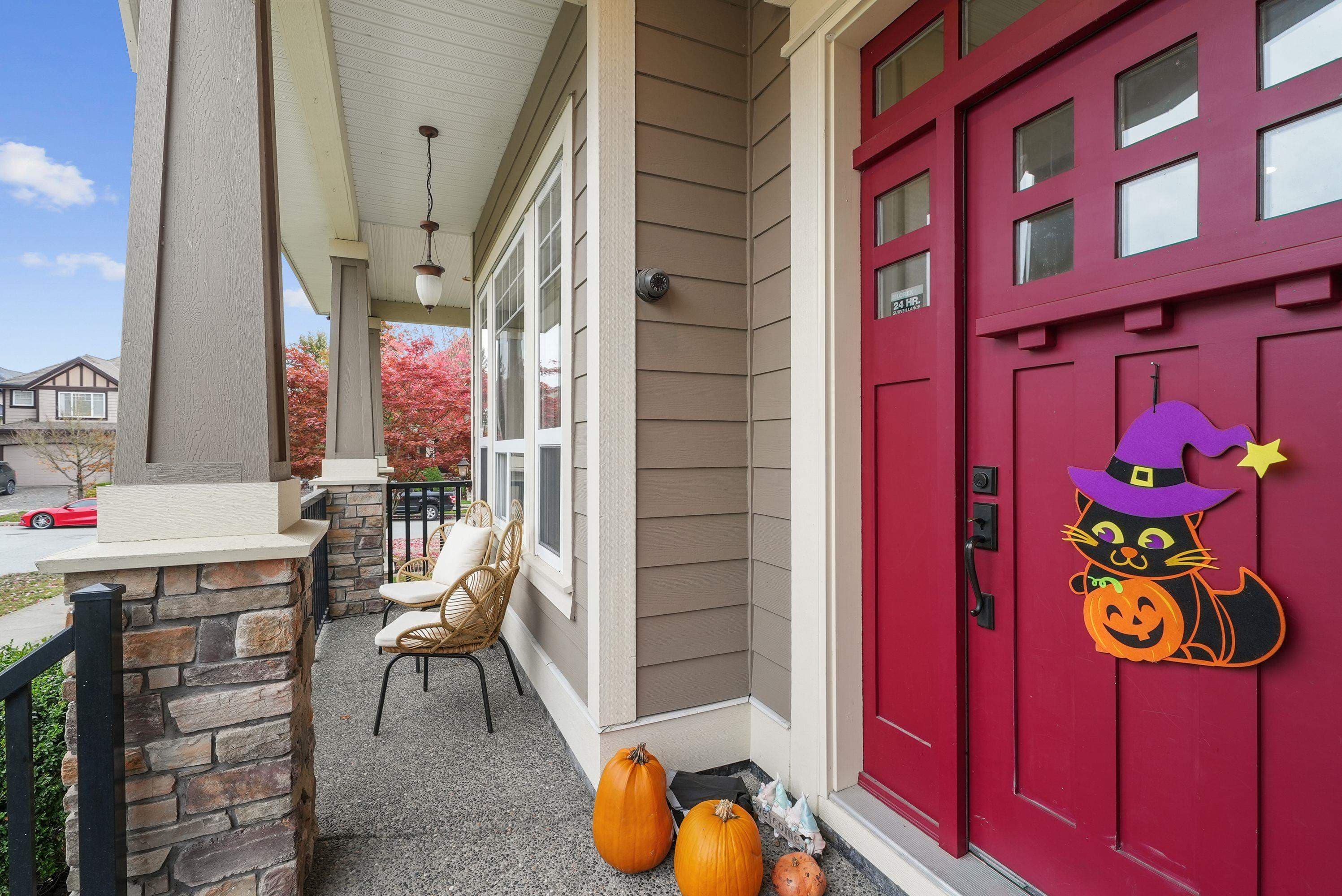 18938 54a Avenue, Surrey, V3S 6R4 — photo 3