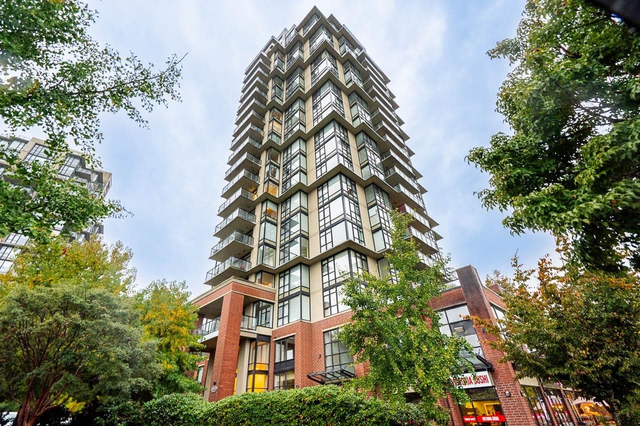 702 - 15 E Royal Avenue, New Westminster
