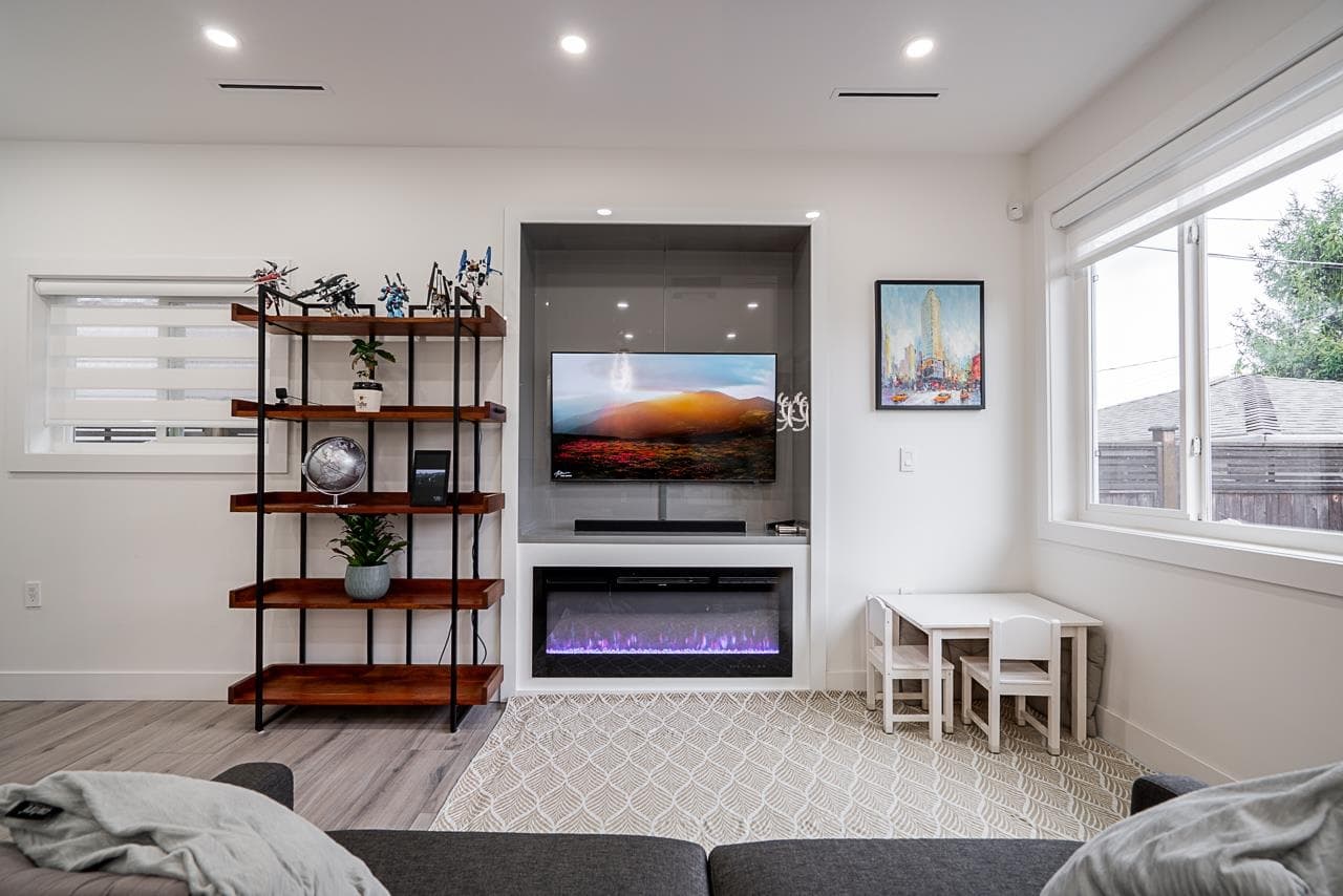 #2 - 4675 Canada Way, Burnaby, V5G 1K9 — photo 4