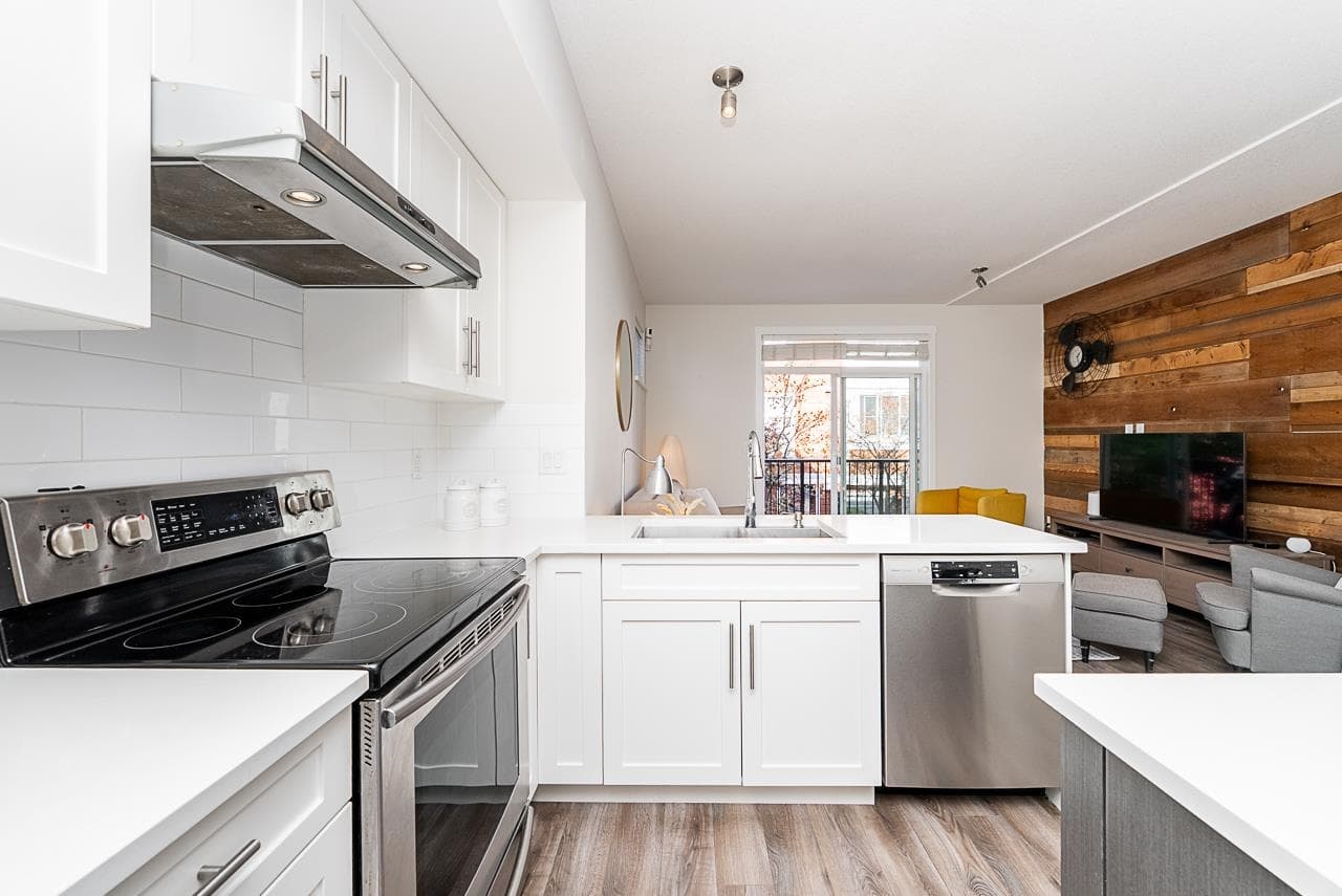 1 - 14905 60 Avenue, Surrey, V3S 1R8 — photo 3