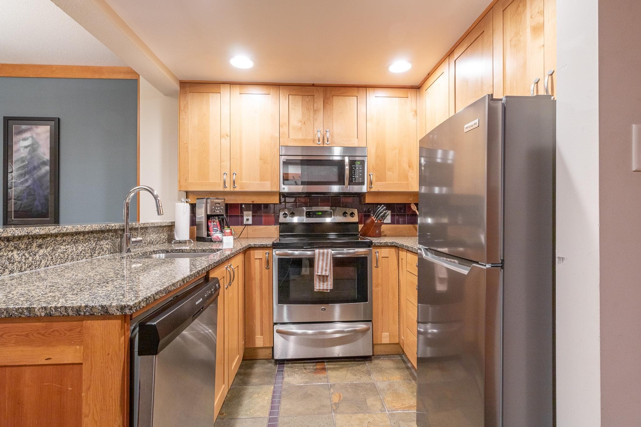 334A - 2036 London Lane, Whistler, V8E 0N7 — photo 5