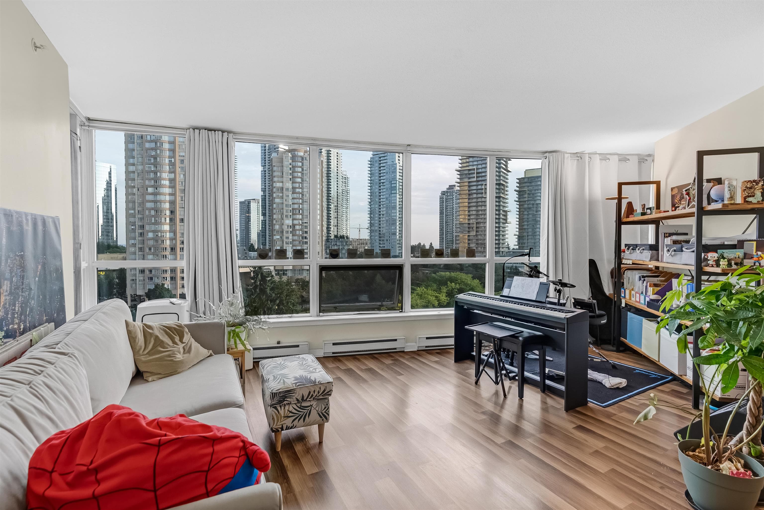 1201 - 6088 Willingdon Avenue, Burnaby, V5H 4V2 — photo 2