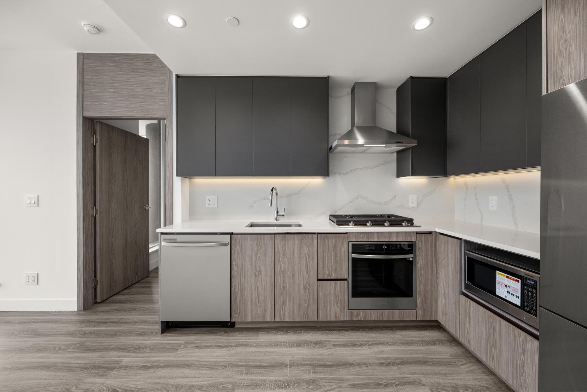 3908 - 10750 135a Street, Surrey, V3T 0V4 — photo 3