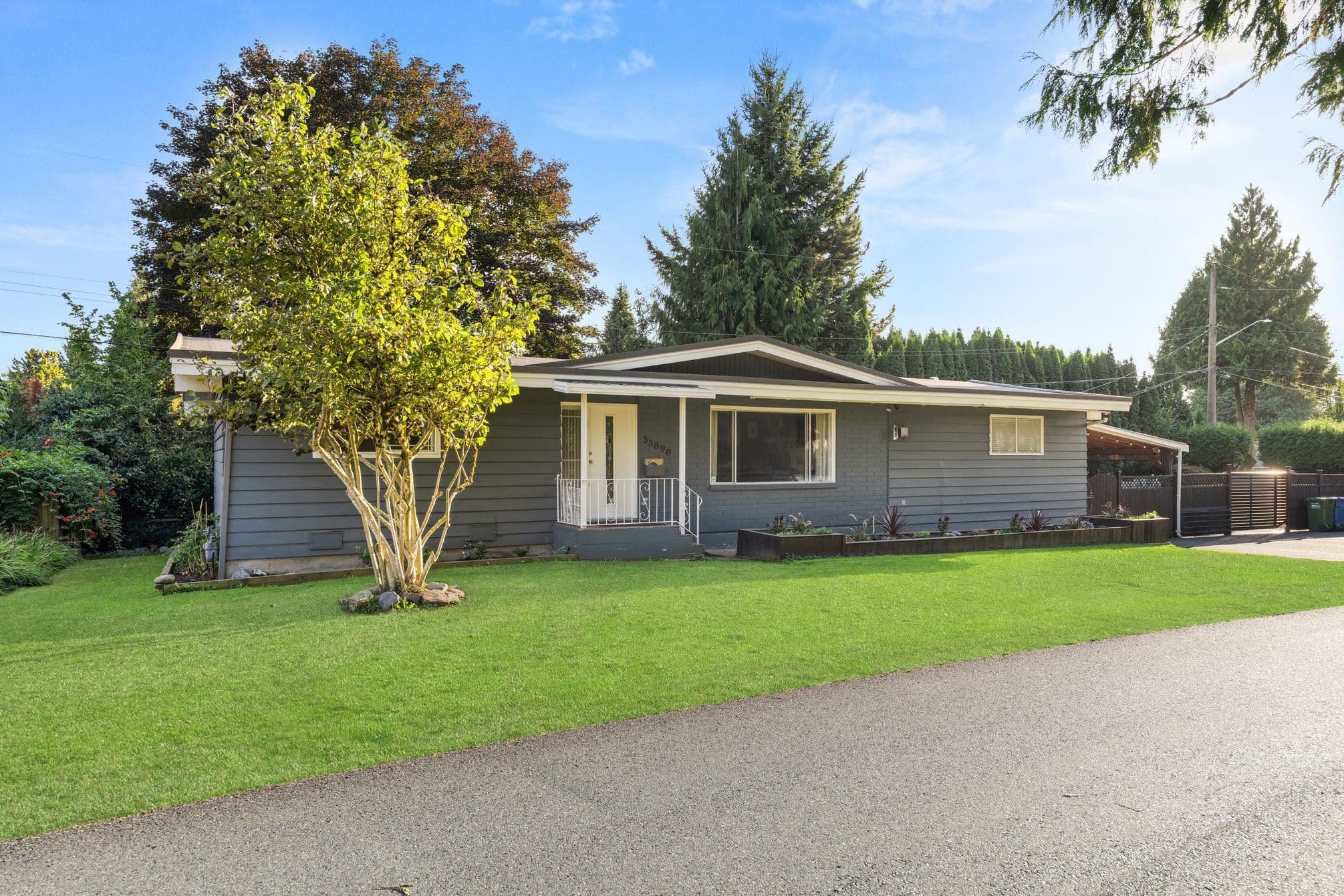 33690 Beechwood Drive, Abbotsford, V2S 1S4 — photo 2