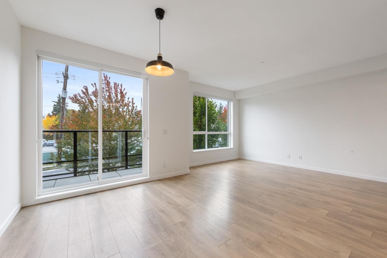 2 - 533 E 3rd Street, North Vancouver, V7L 1G4 — photo 5