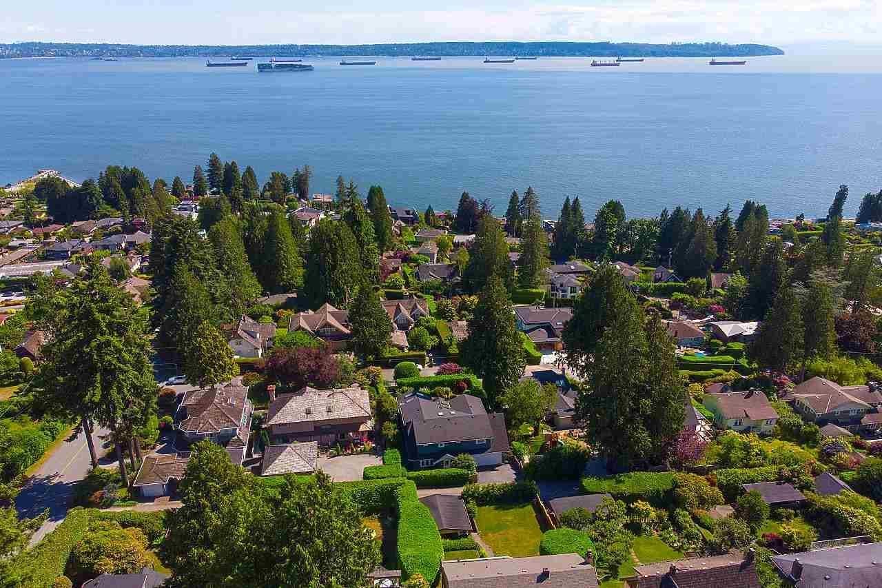 2623 Lawson Avenue, West Vancouver, V7V 2G3 — photo 3