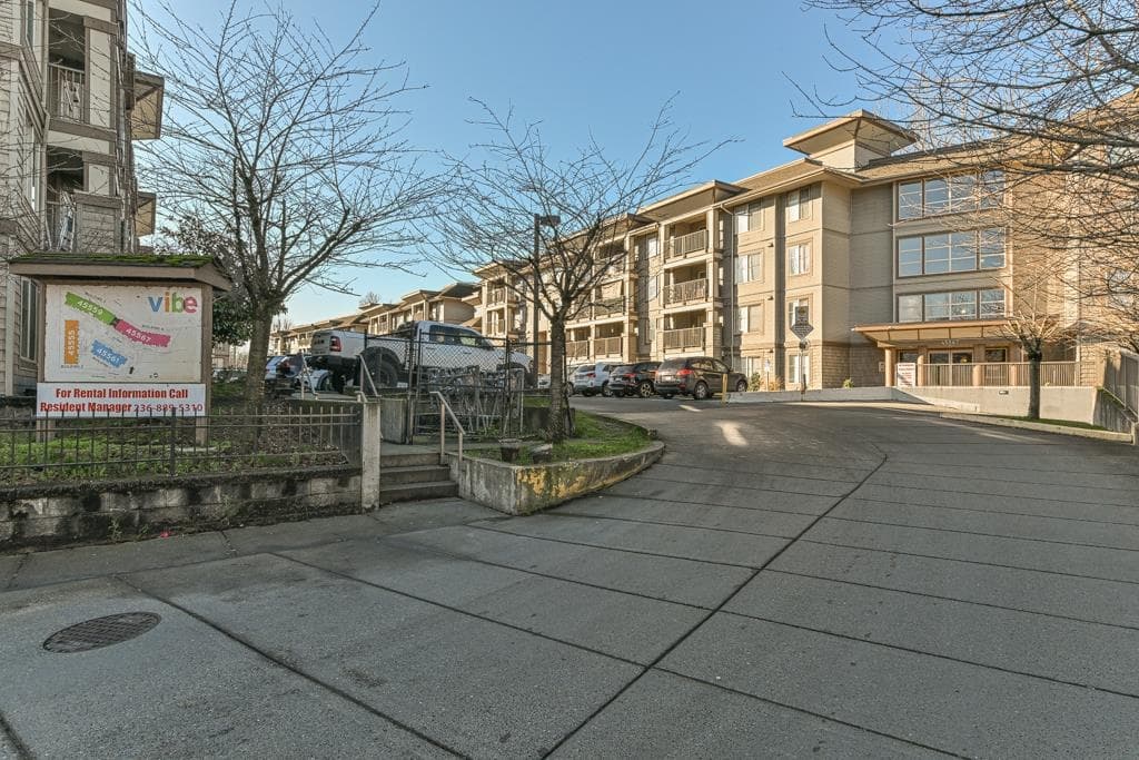 215 - 45567 Yale Road, Chilliwack, V2P 0B2 — photo 2