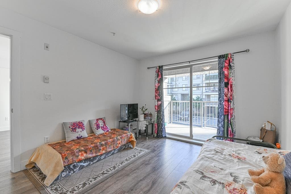 215 - 45567 Yale Road, Chilliwack, V2P 0B2 — photo 5