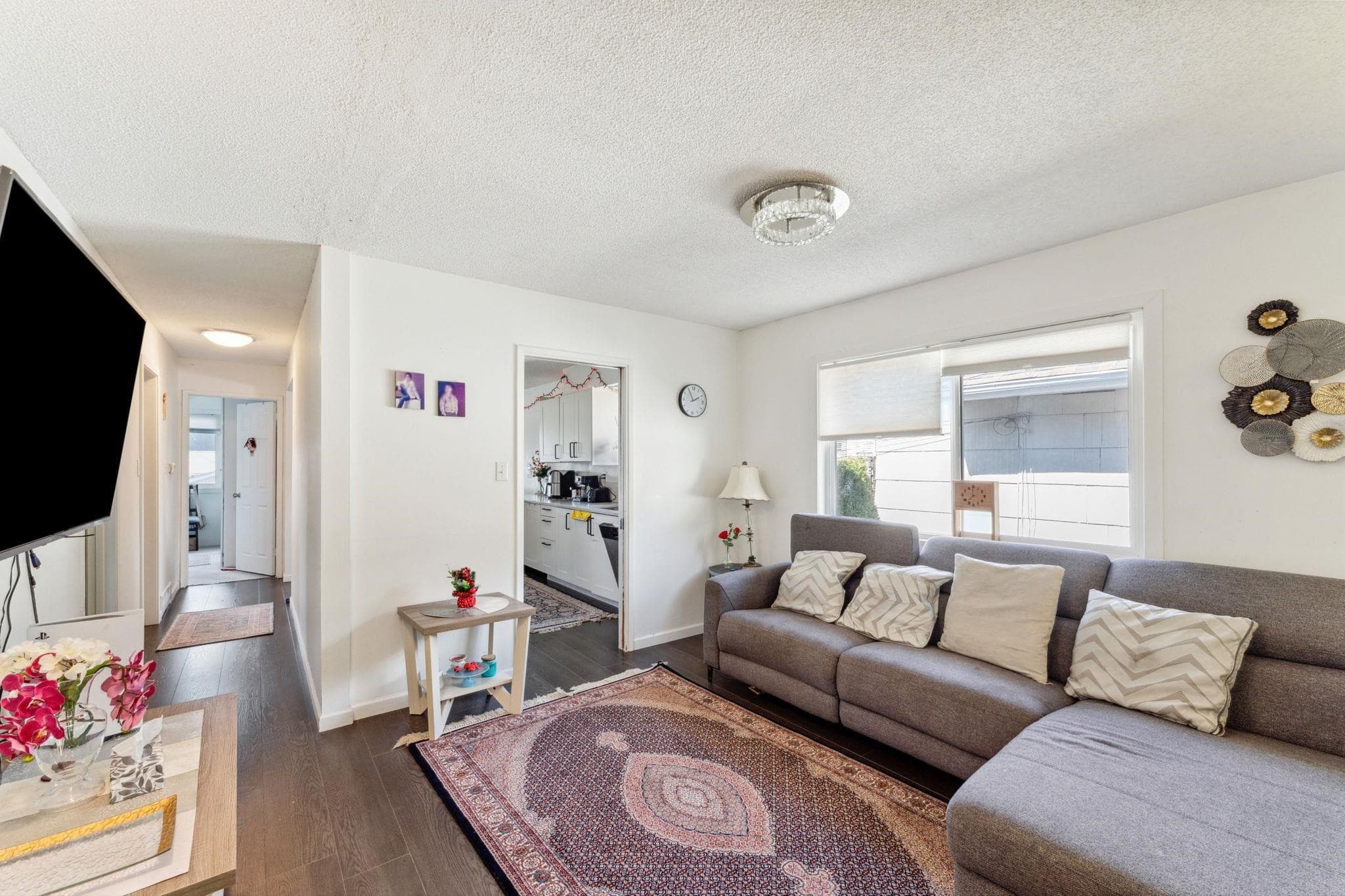 1949 Mahon Avenue, North Vancouver, V7M 2T4 — photo 3