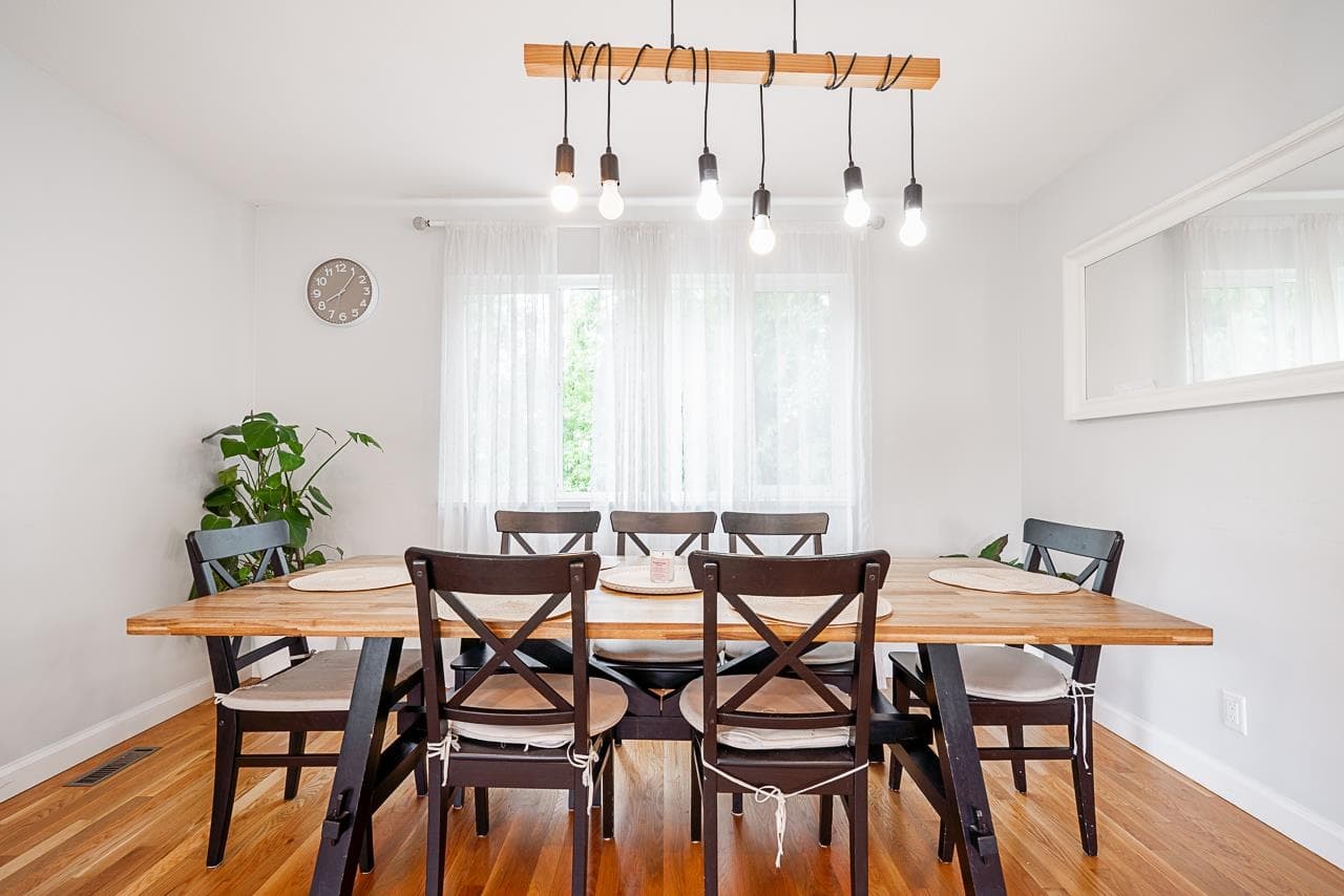 1402 Briarcliffe Drive, Coquitlam, V3E 1Z1 — photo 5