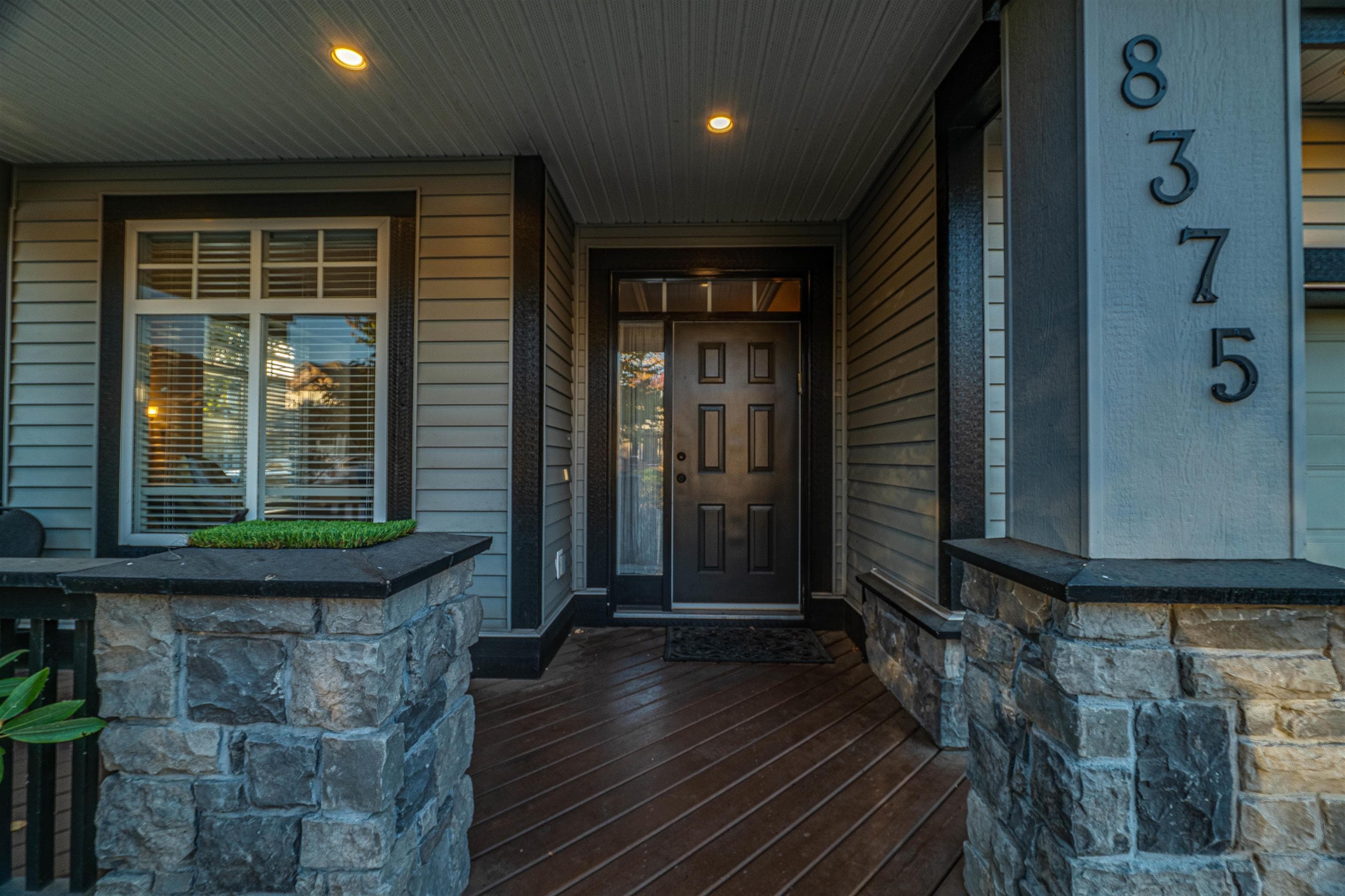 8375 209 Street, Langley, V2Y 0A3 — photo 2