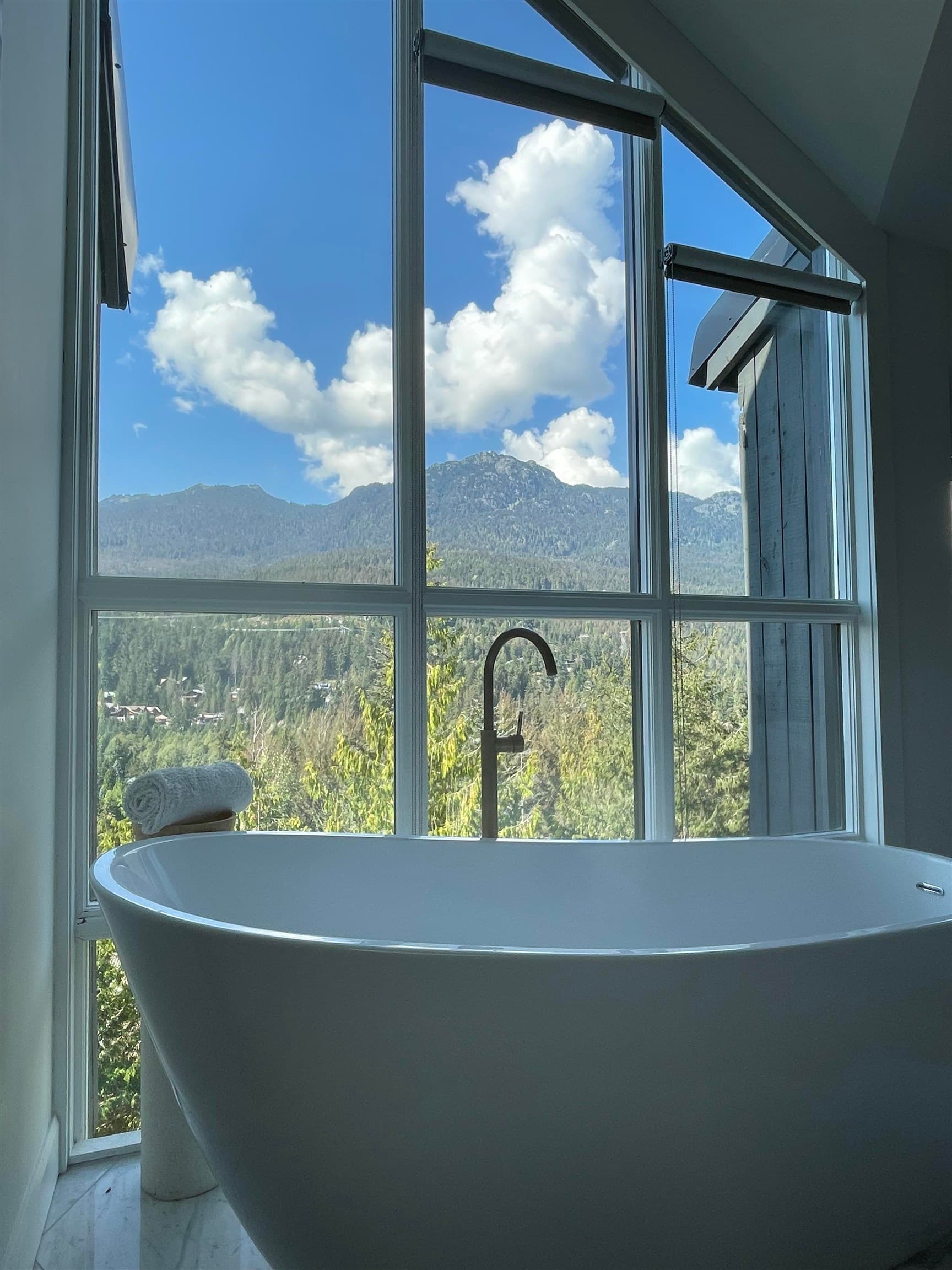 8 - 2221 Gondola Way, Whistler, V8E 0M8 — photo 4