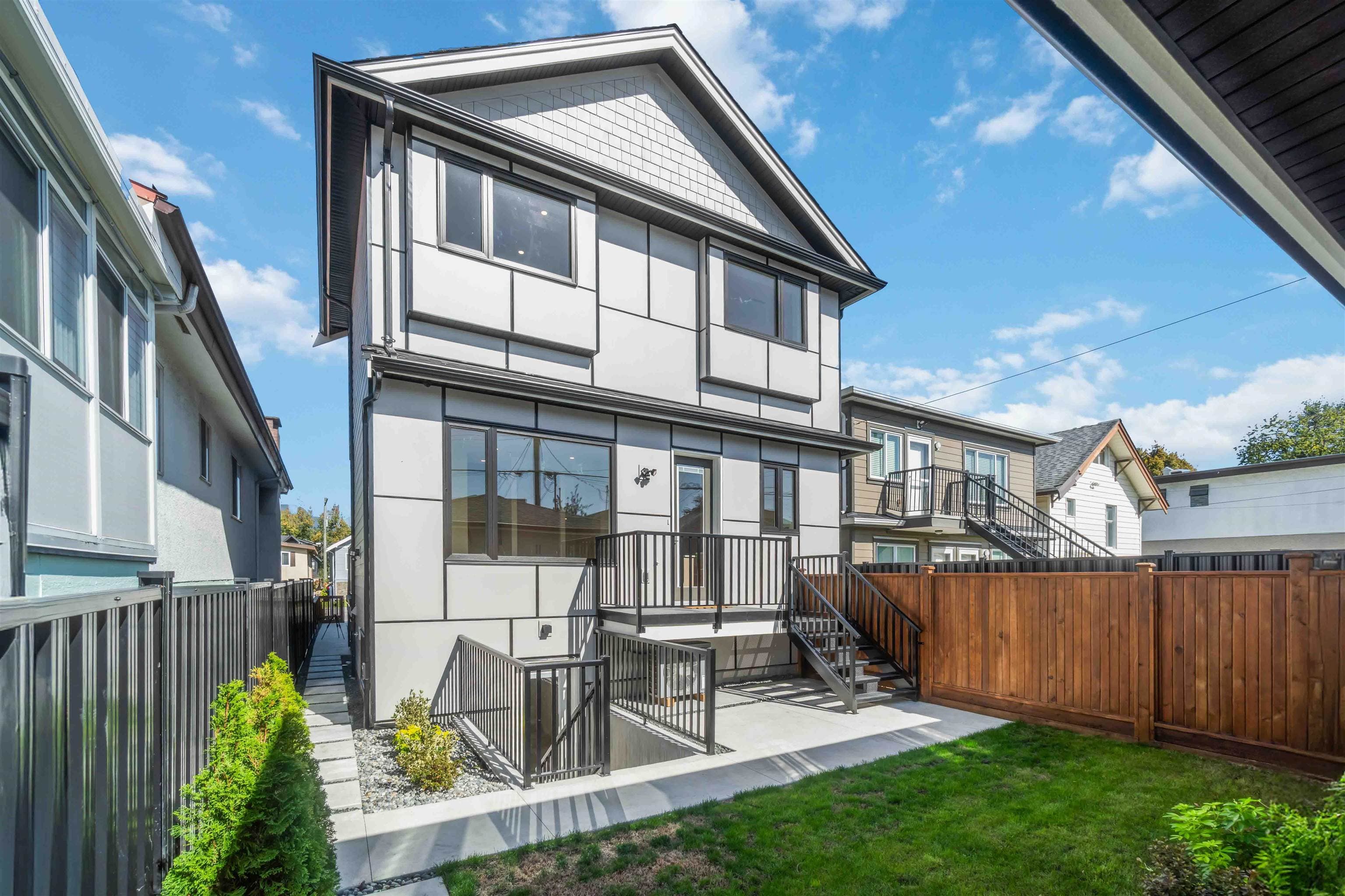 2 - 2658 Dundas Street, Vancouver, V5K 1P9 — photo 4