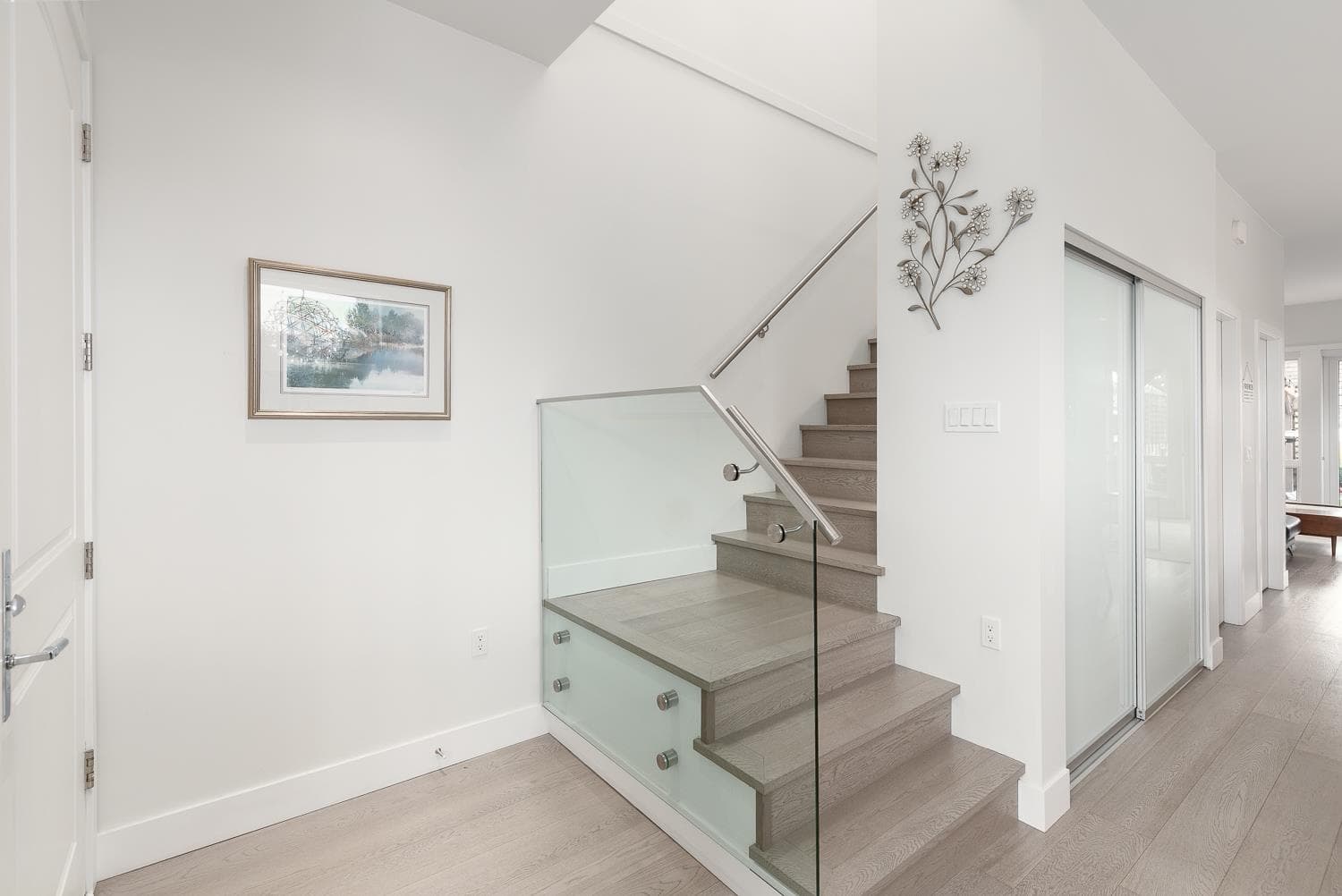 220 E 40th Avenue, Vancouver, V5W 1L8 — photo 2